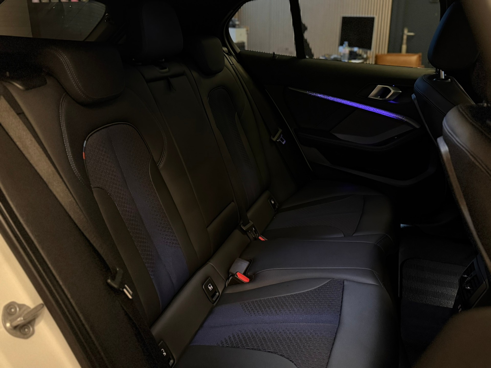 BMW 120d xDrive Steptronic Pure M Sport-image-18