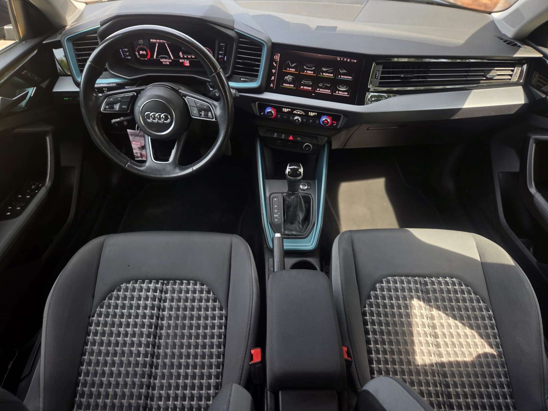 AUDI A1 Sportback 30 TFSI S Line Attraction S-tronic * Ab MFK * Expertisé *-image-5