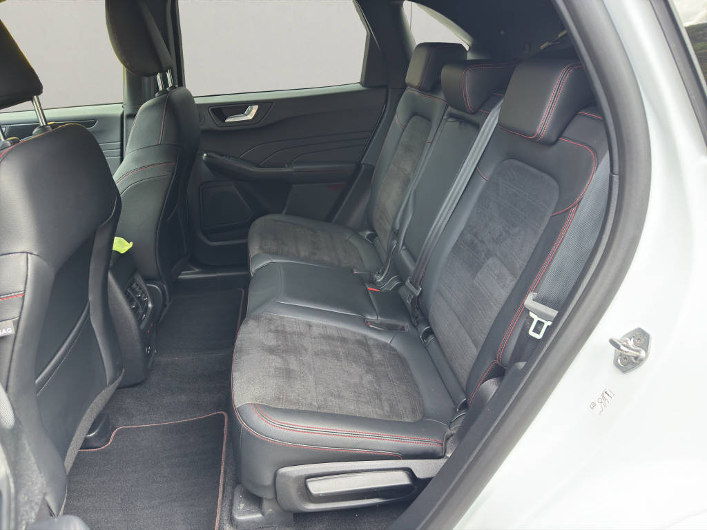 FORD Kuga 2.5 Plug-in Hybrid ST-Line X FWD-image-10