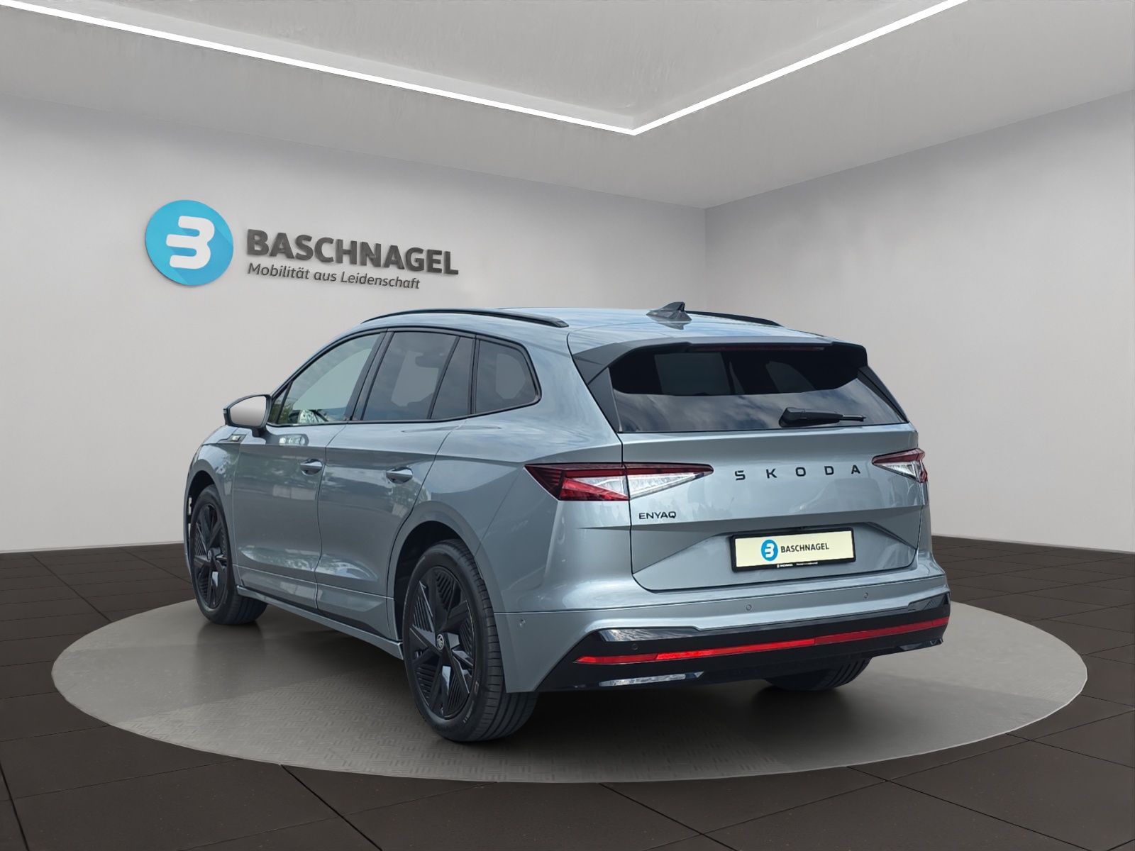 SKODA Enyaq 4x4 RS-image-2