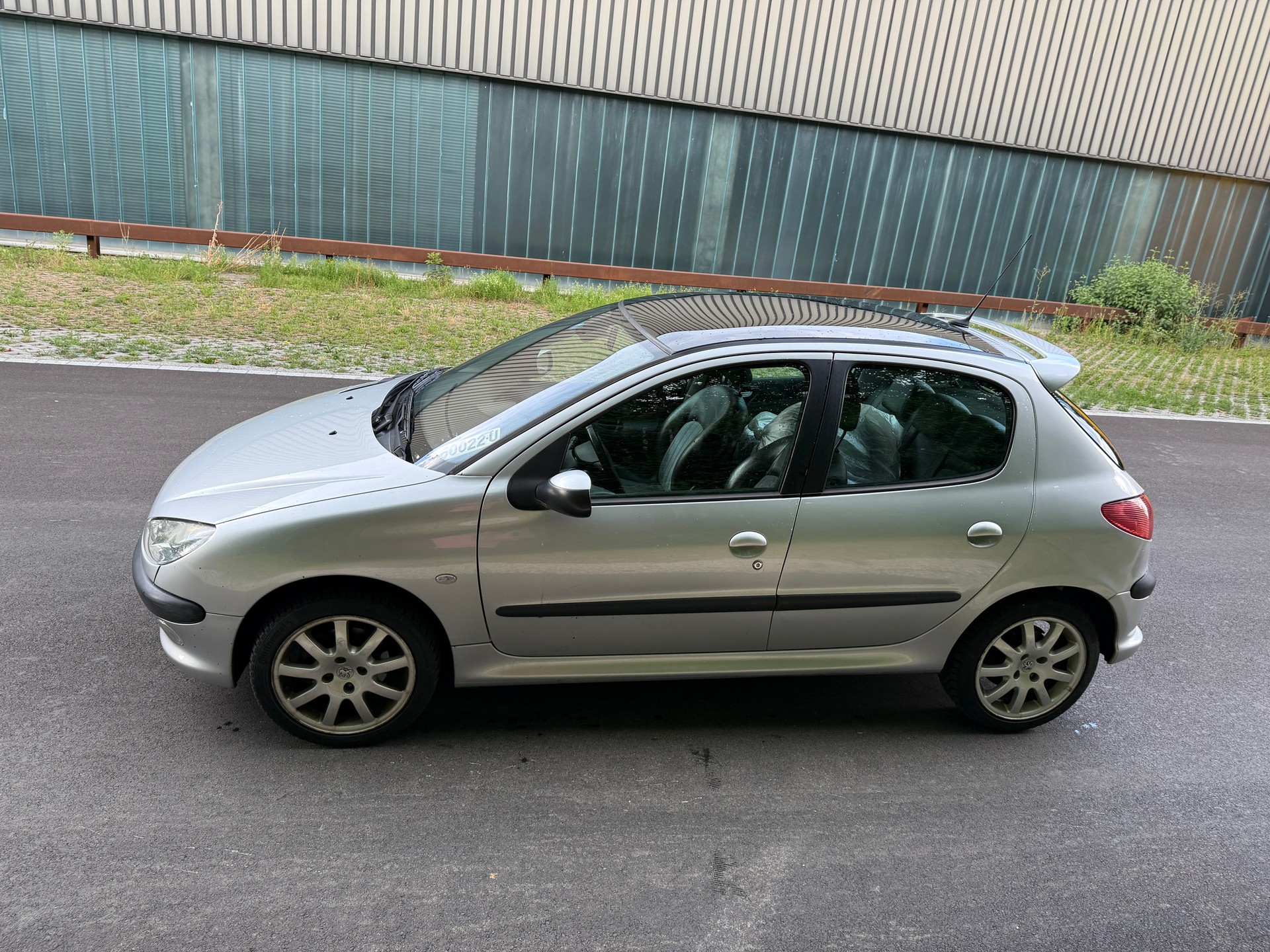 PEUGEOT 206 1.6 16V Black&Silver-showroom-element-2