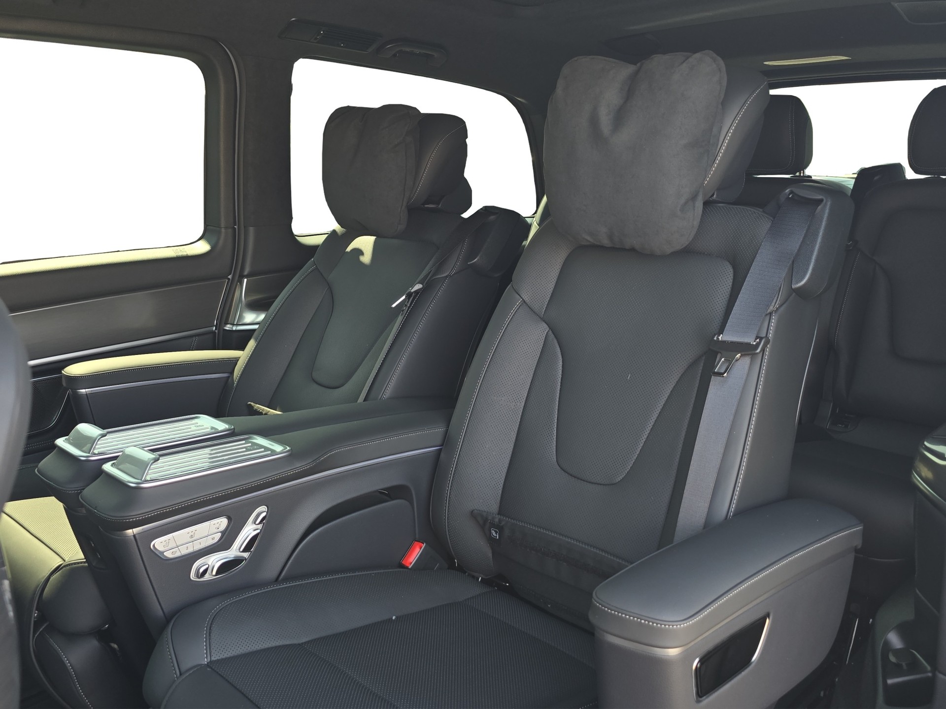 MERCEDES-BENZ V 300 d lang 4Matic Swiss Edition 9G-Tronic-image-8