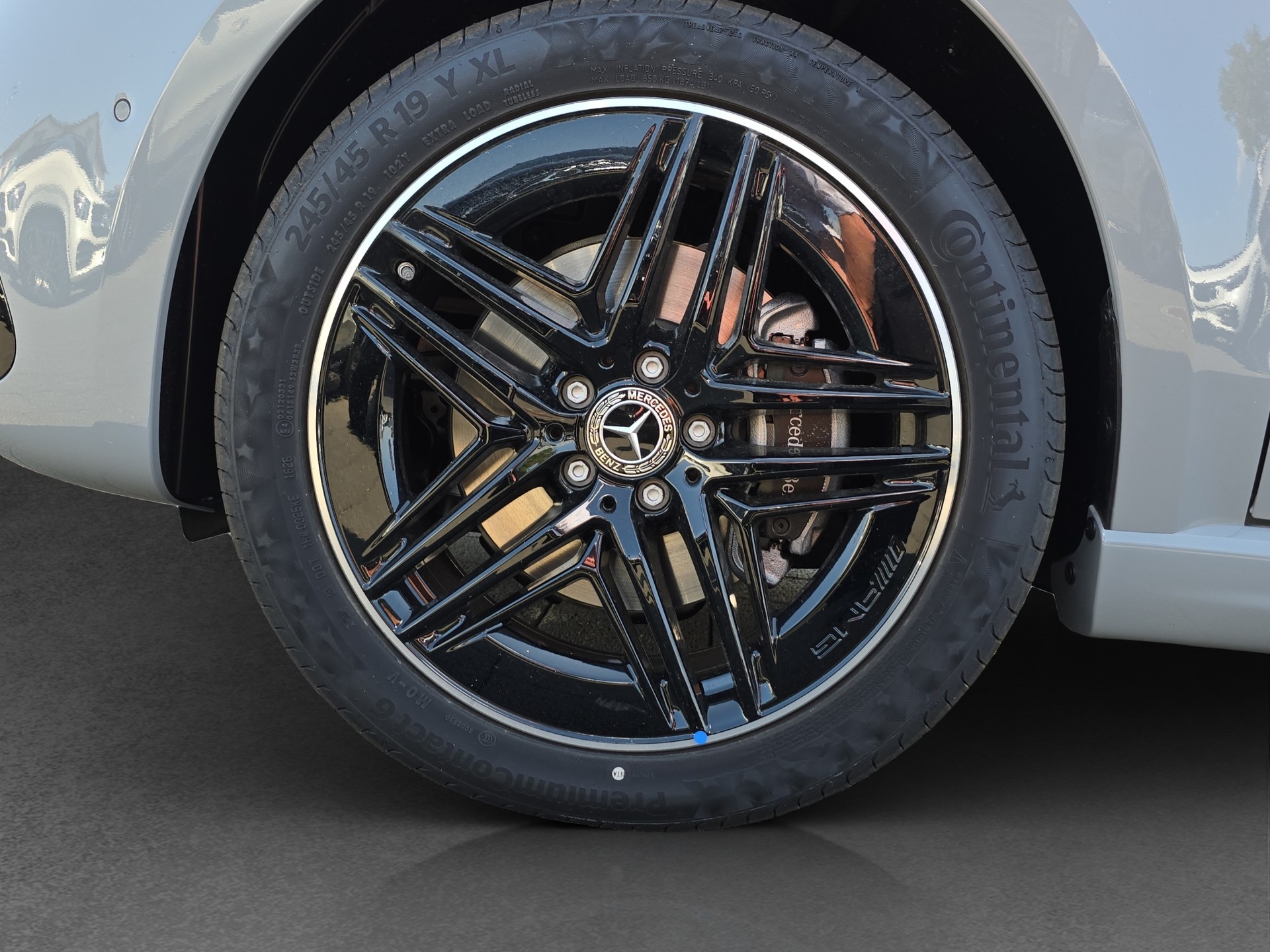 MERCEDES-BENZ V 300 d lang 4Matic Swiss Edition 9G-Tronic-image-12
