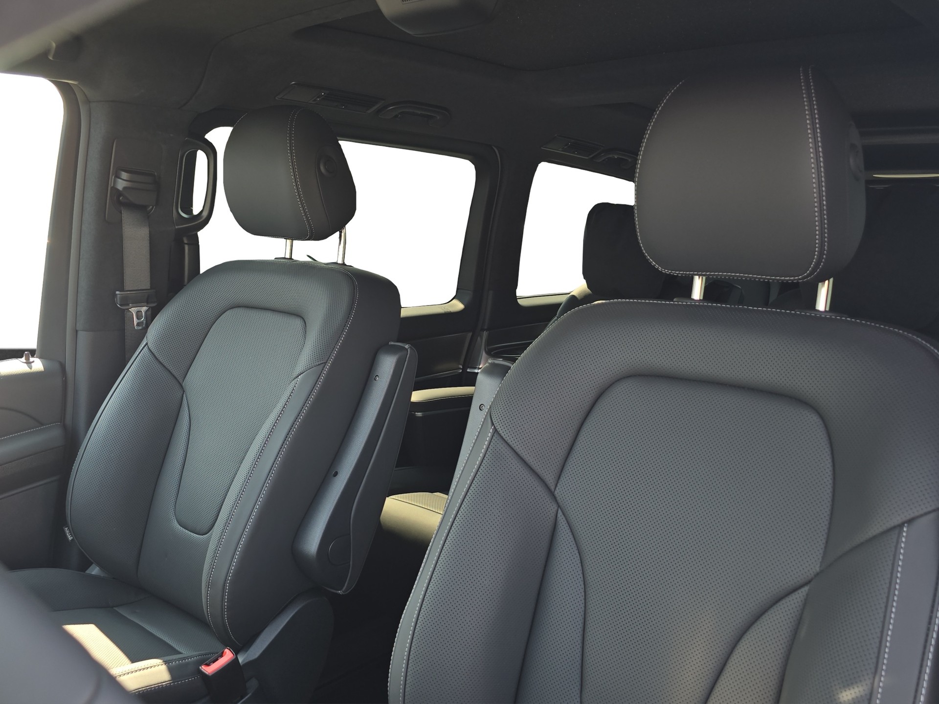 MERCEDES-BENZ V 300 d lang 4Matic Swiss Edition 9G-Tronic-image-7