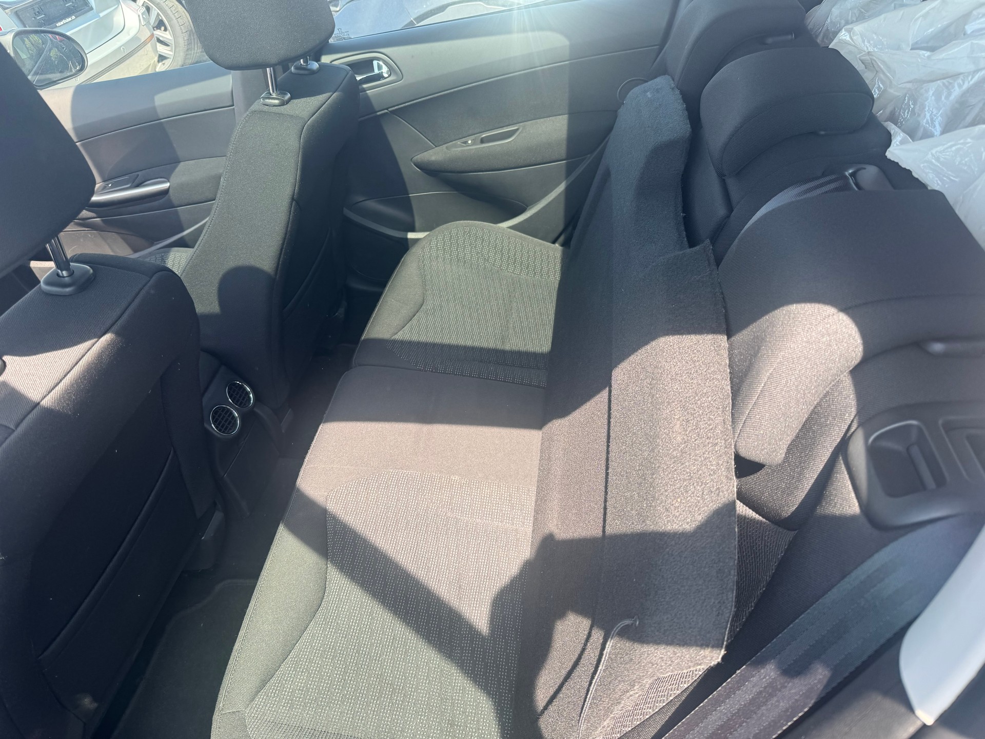 PEUGEOT 308 1.6 16V VTI Active-image-8