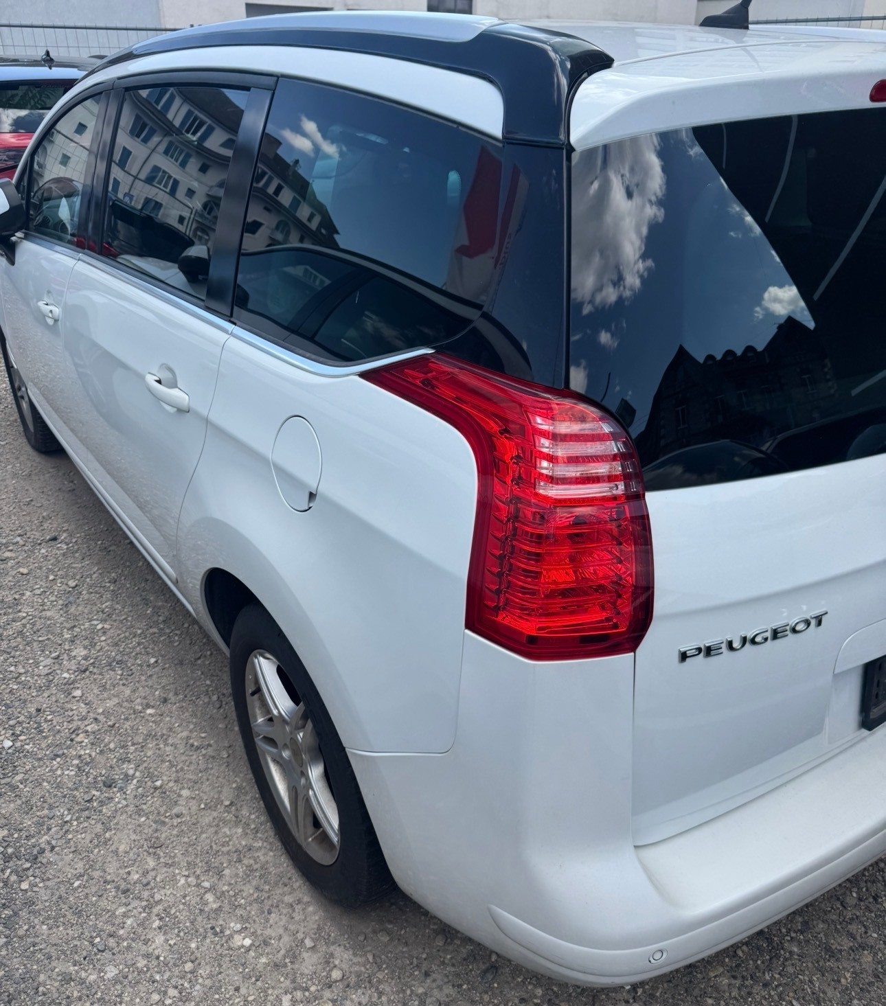 PEUGEOT Allure-image-1