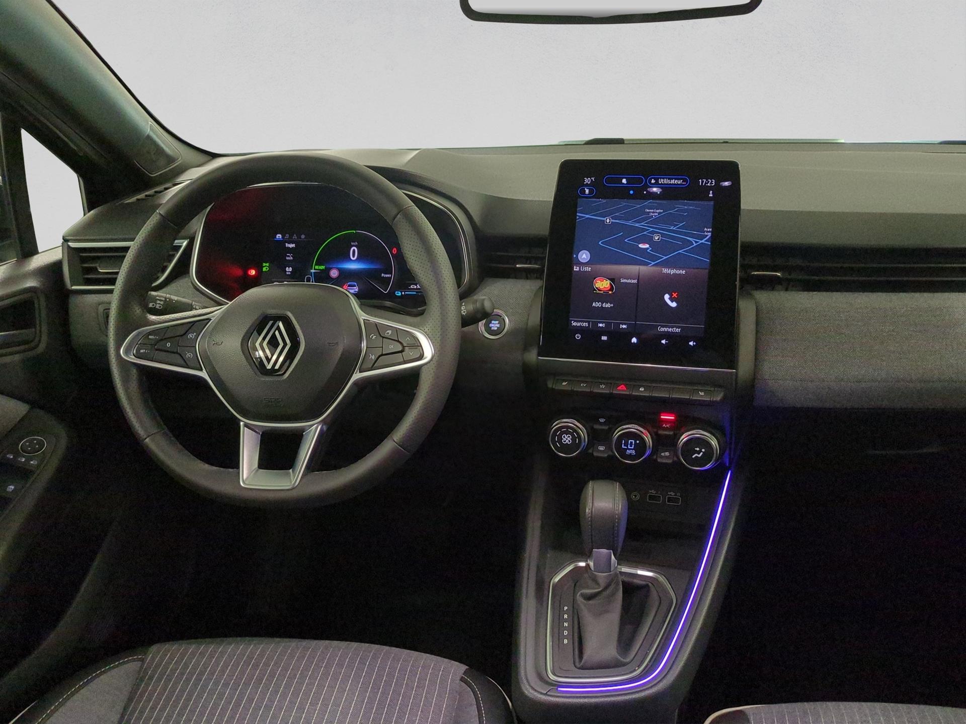 RENAULT Clio 1.6 E-Tech Techno-image-13