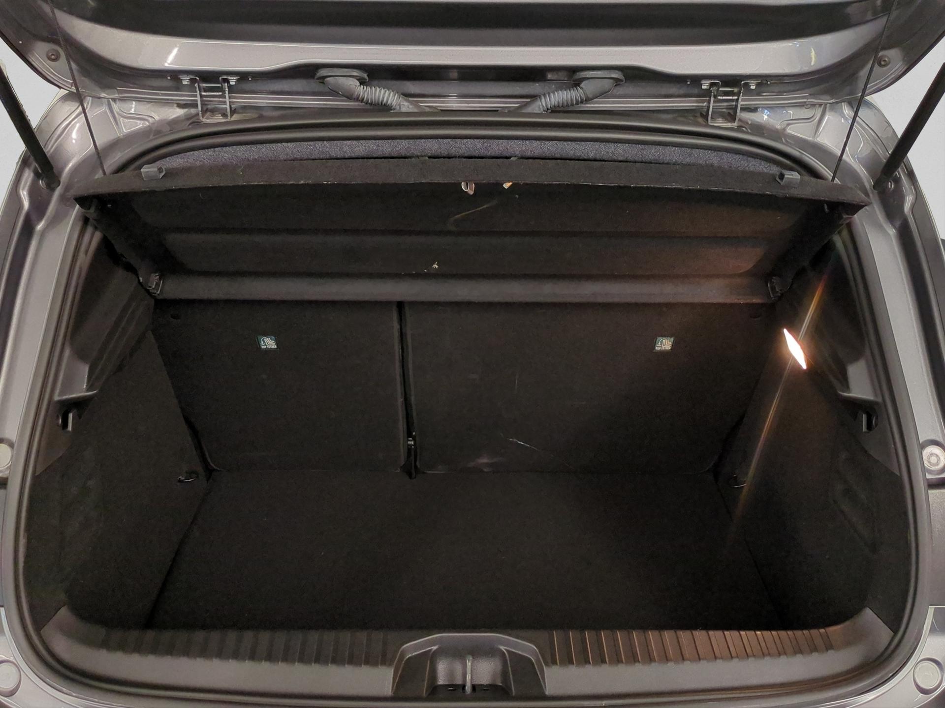 RENAULT Clio 1.6 E-Tech Techno-image-15