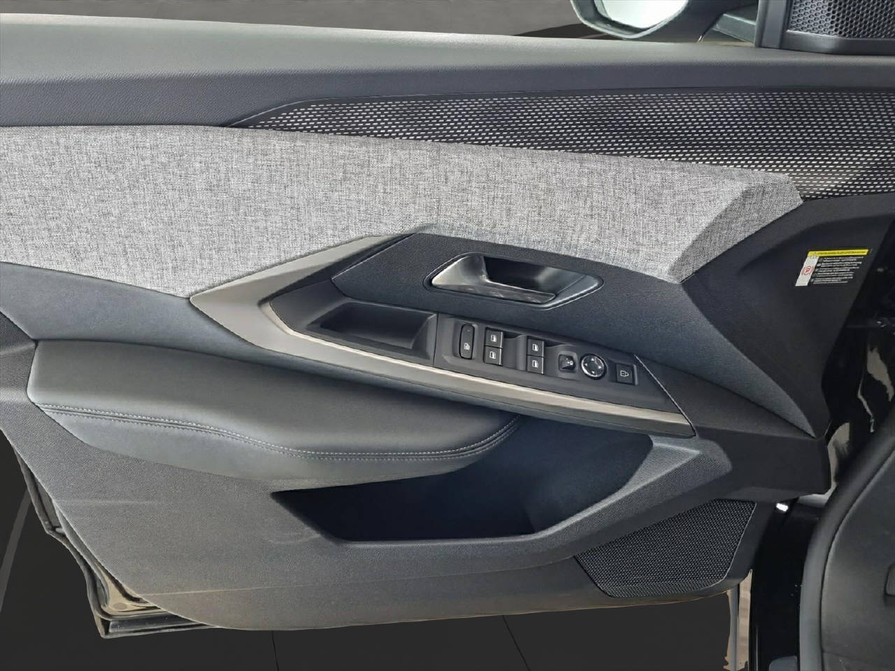 PEUGEOT 3008 1.2 Hybrid GT 145PS-image-13