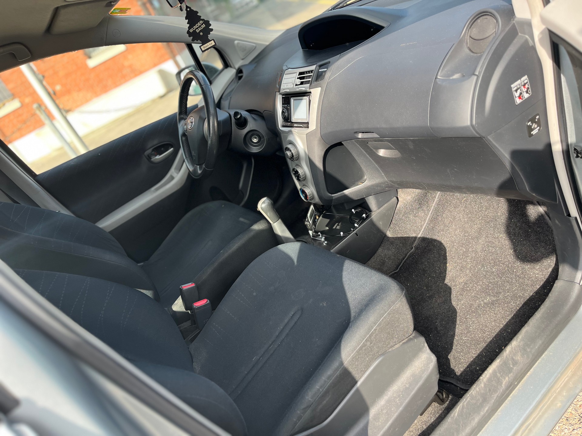 TOYOTA Limousine 1,3i Benzin 5 Türe mit Klimaanlage Euro B04-image-13
