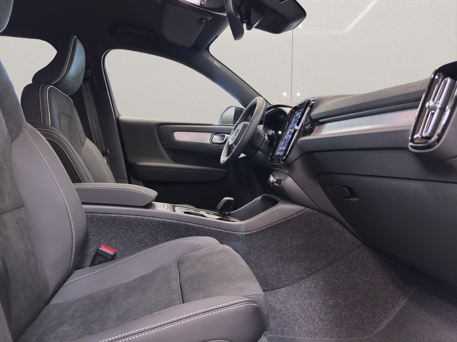 VOLVO XC40 2.0 B3 MH Core-image-12
