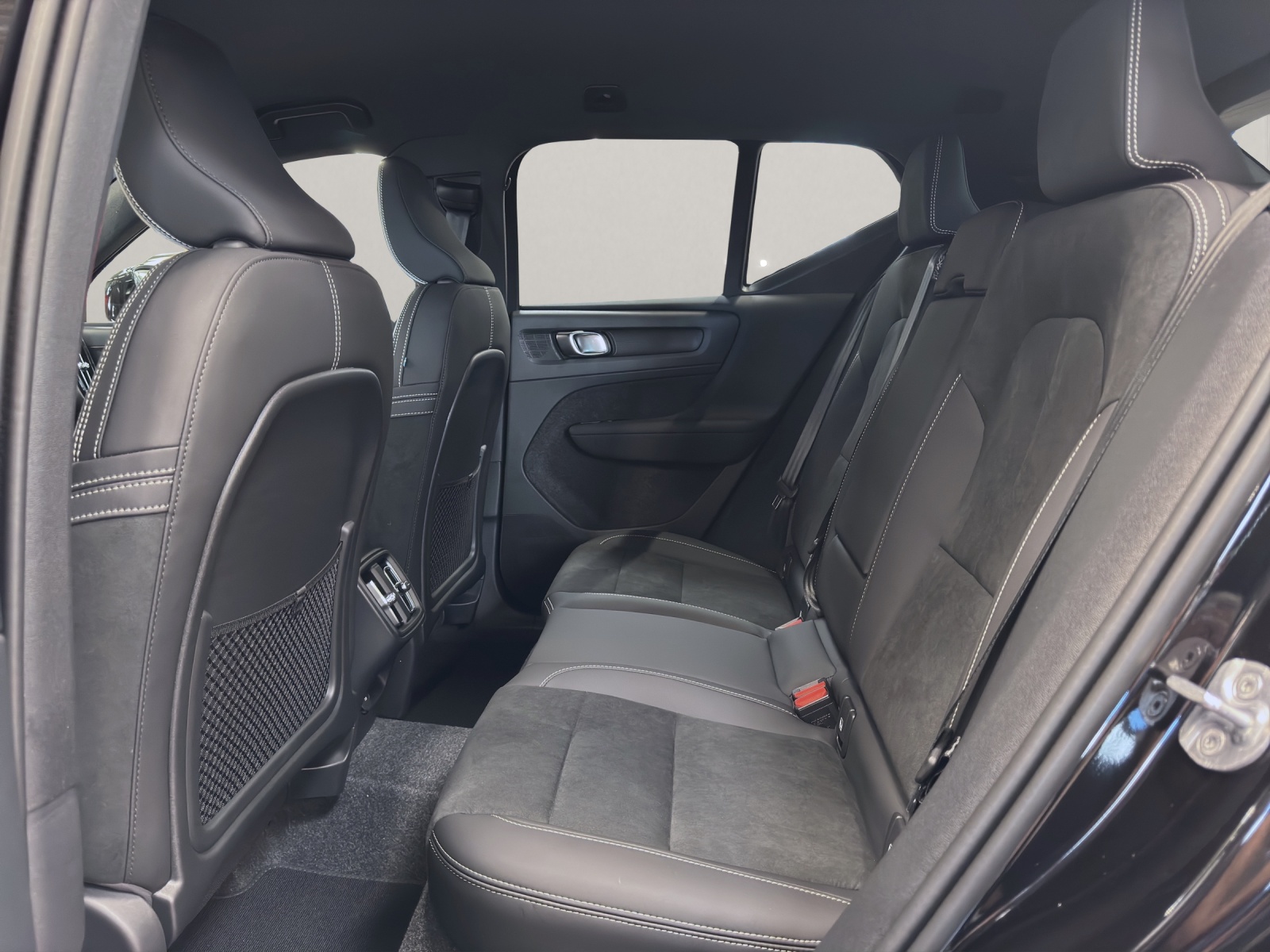 VOLVO XC40 2.0 B3 MH Core-image-13