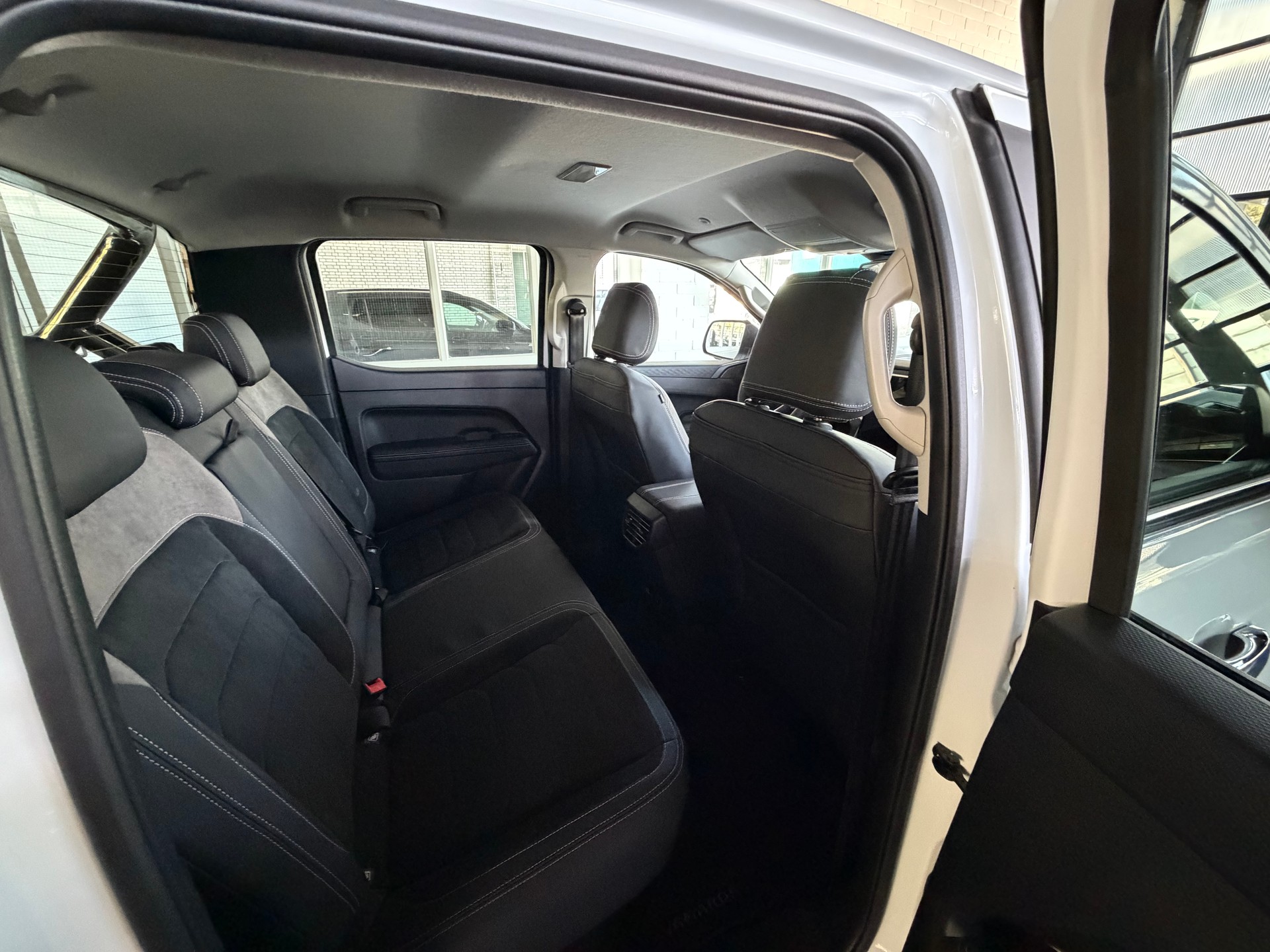 VW Amarok 3.0TDI Style Winter 2-image-11