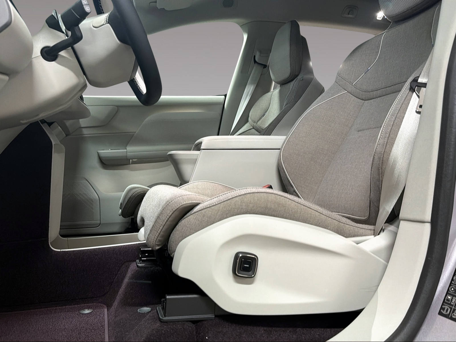 VOLVO EX60 Twin Ultra AWD-image-8