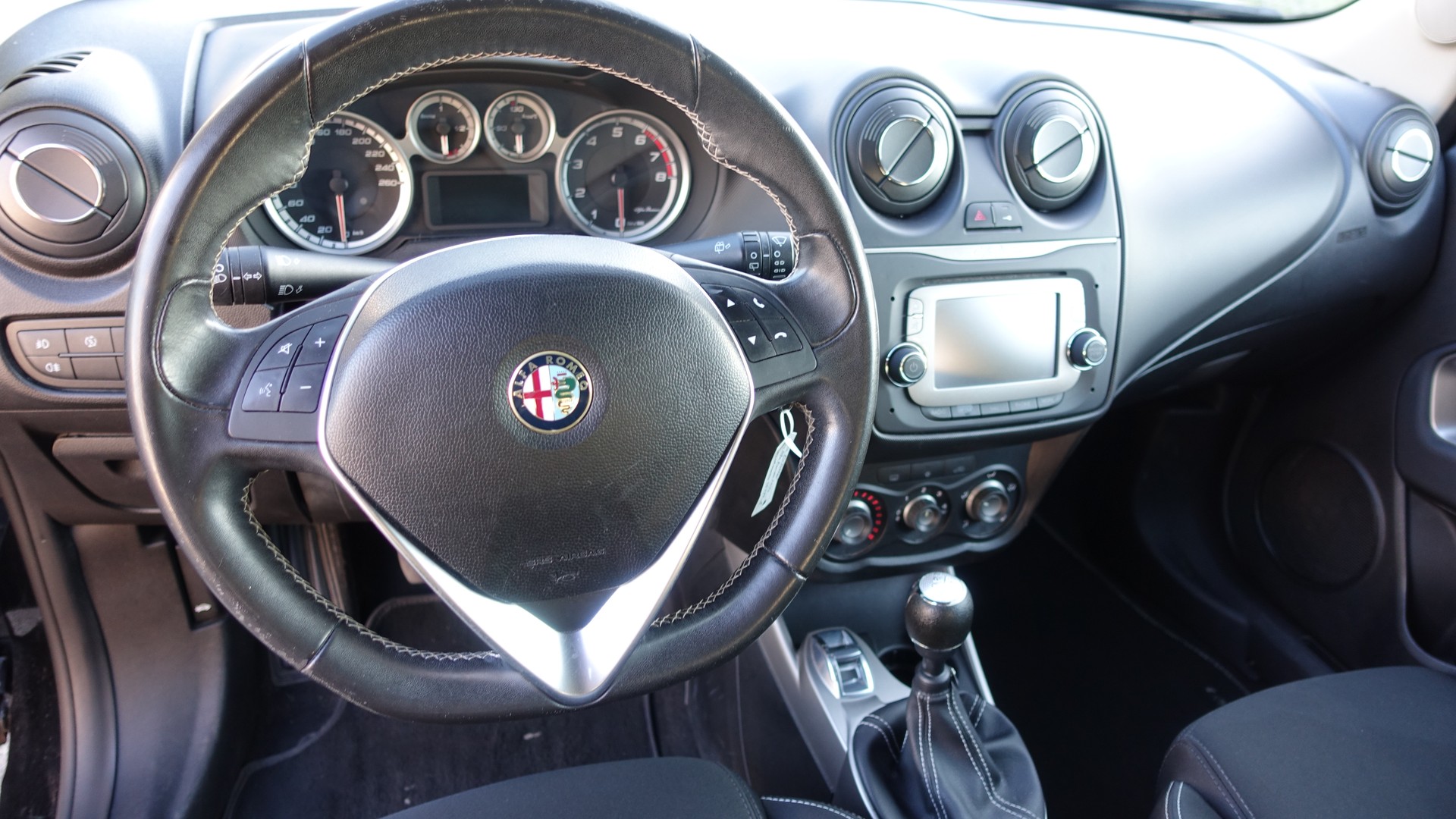 ALFA ROMEO MiTo 0.9 TwinAir Turbo Junior-image-7