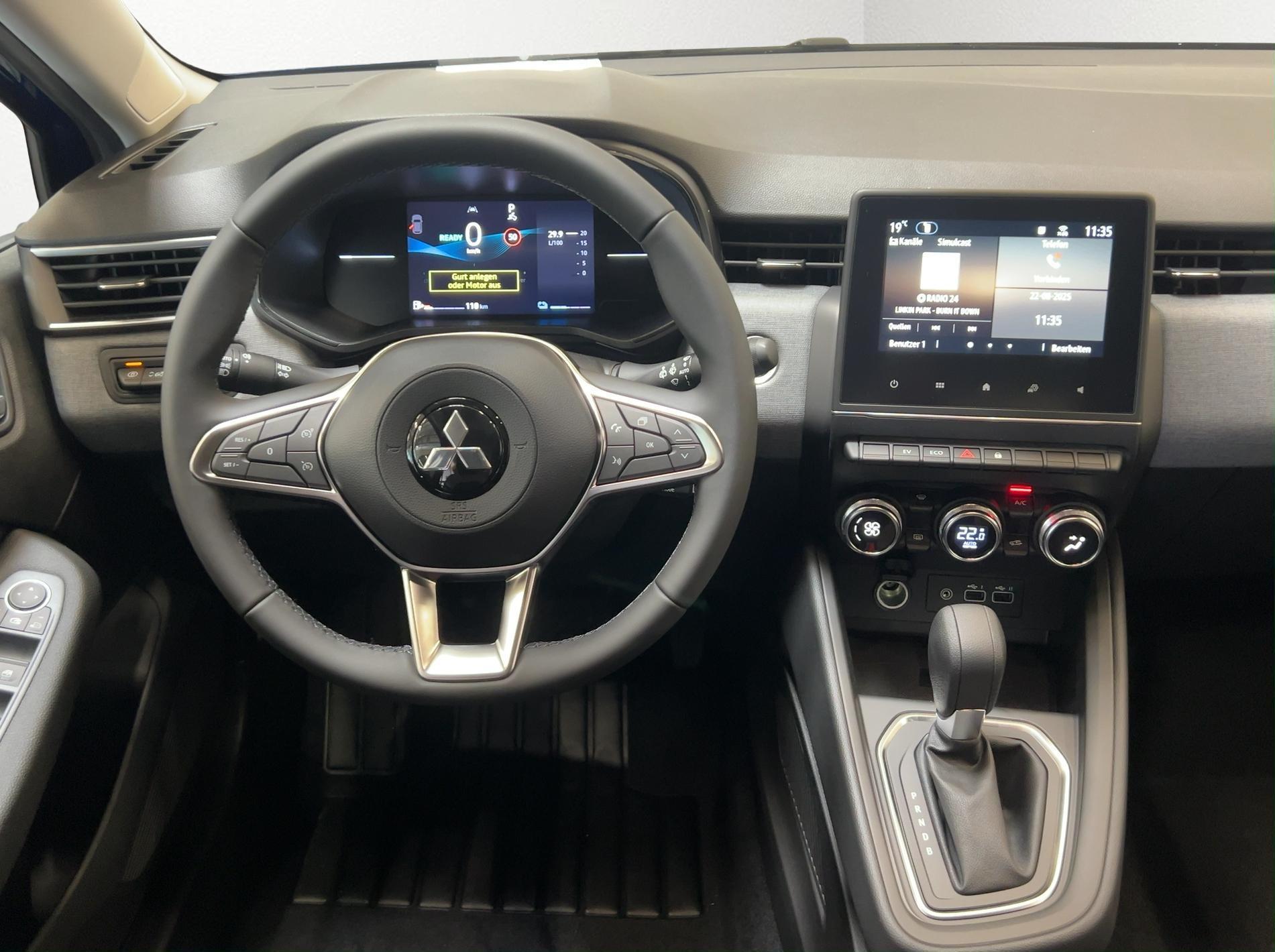 MITSUBISHI Colt 1.6 HEV Invite+-image-8