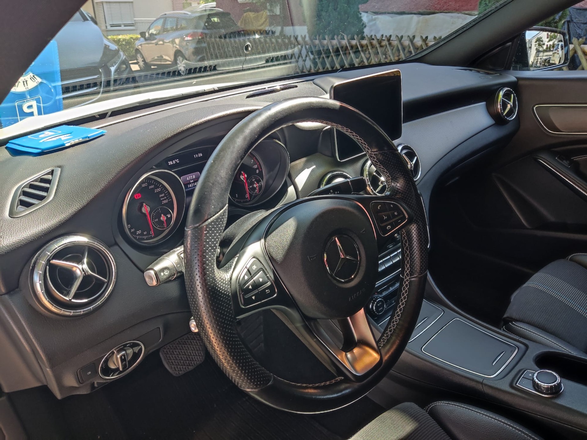 MERCEDES-BENZ CLA Shooting Brake 200 AMG Line 7G-DCT-image-4