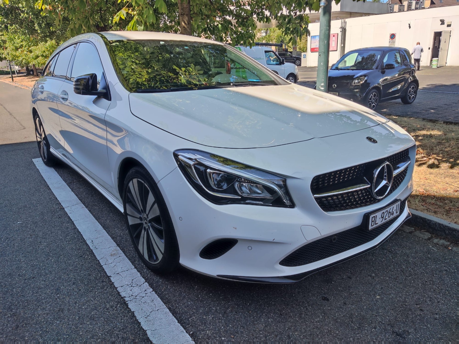 MERCEDES-BENZ CLA Shooting Brake 200 AMG Line 7G-DCT-image-0