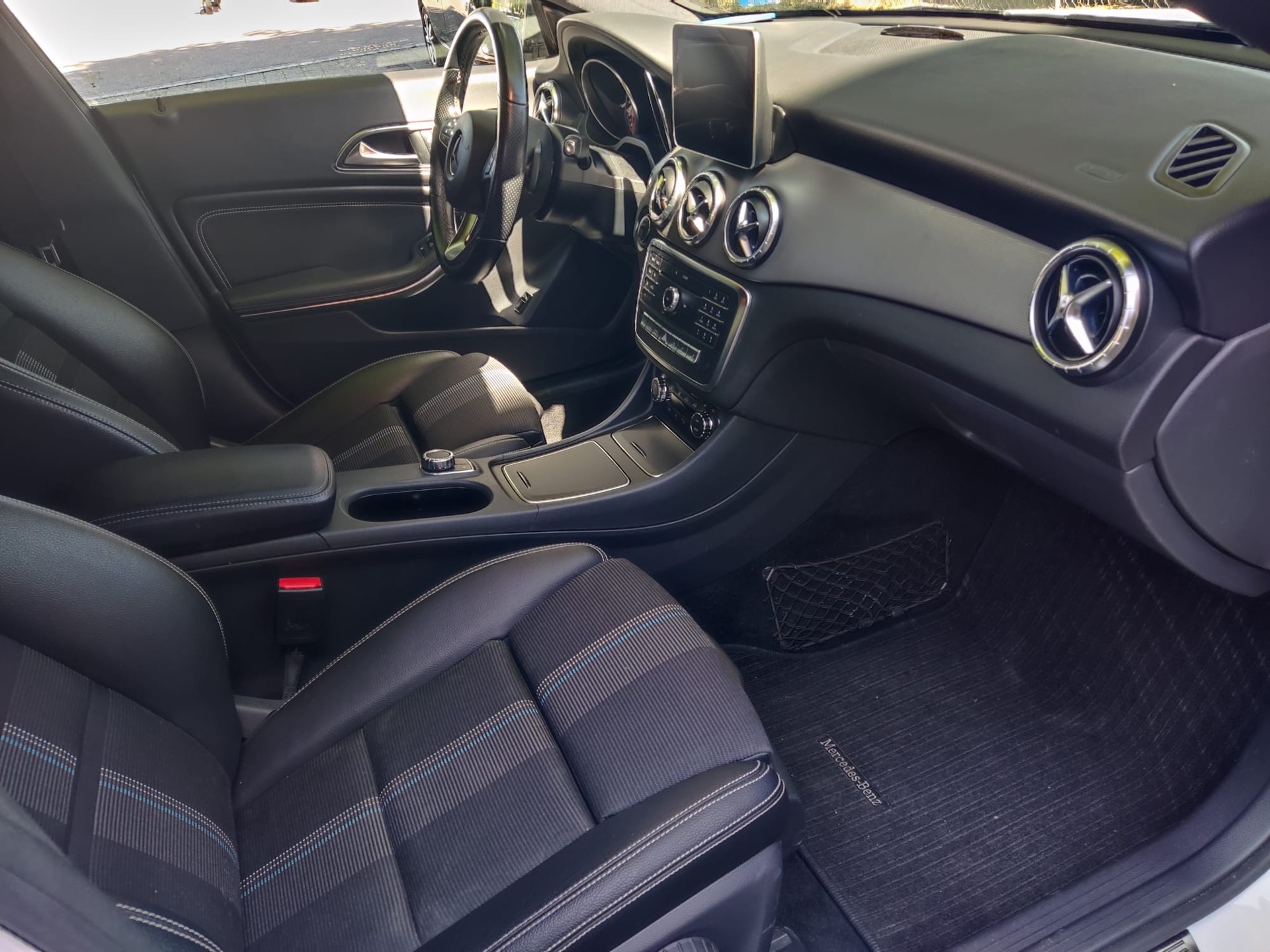 MERCEDES-BENZ CLA Shooting Brake 200 AMG Line 7G-DCT-image-3