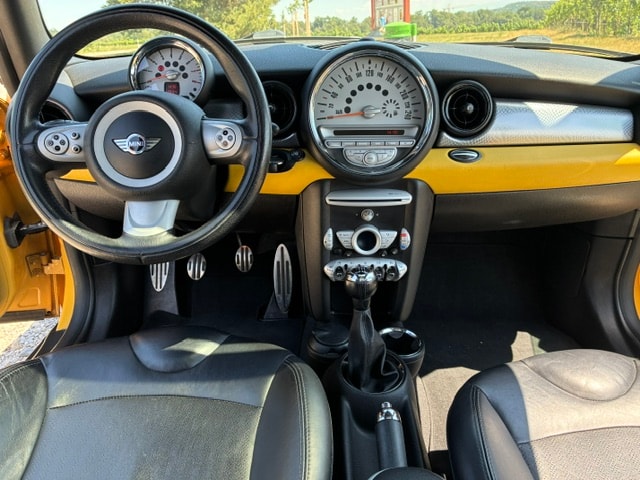 MINI 1.6i Cooper S-image-2