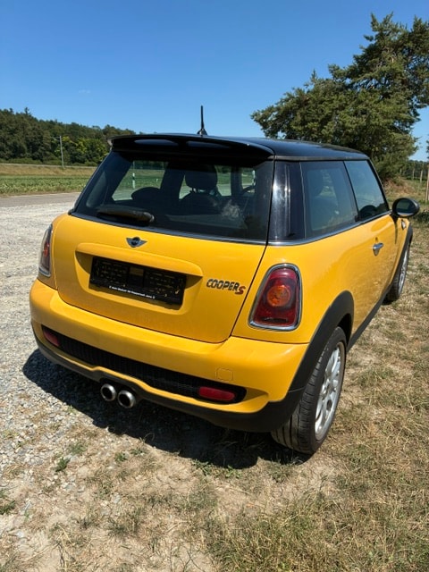 MINI 1.6i Cooper S-image-1