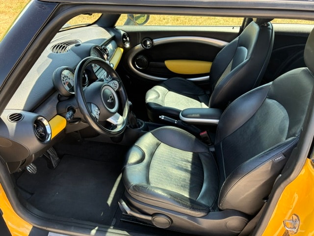 MINI 1.6i Cooper S-image-3