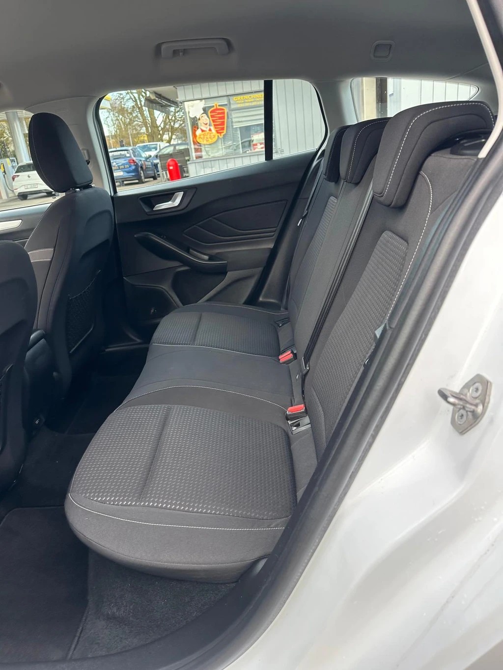 FORD Focus 1.5 TDCi Business Automatic ** Gr-Navi ** PDC V+H ** Sitzheizung ** LTZ MFK 24.03.2025 **-image-10
