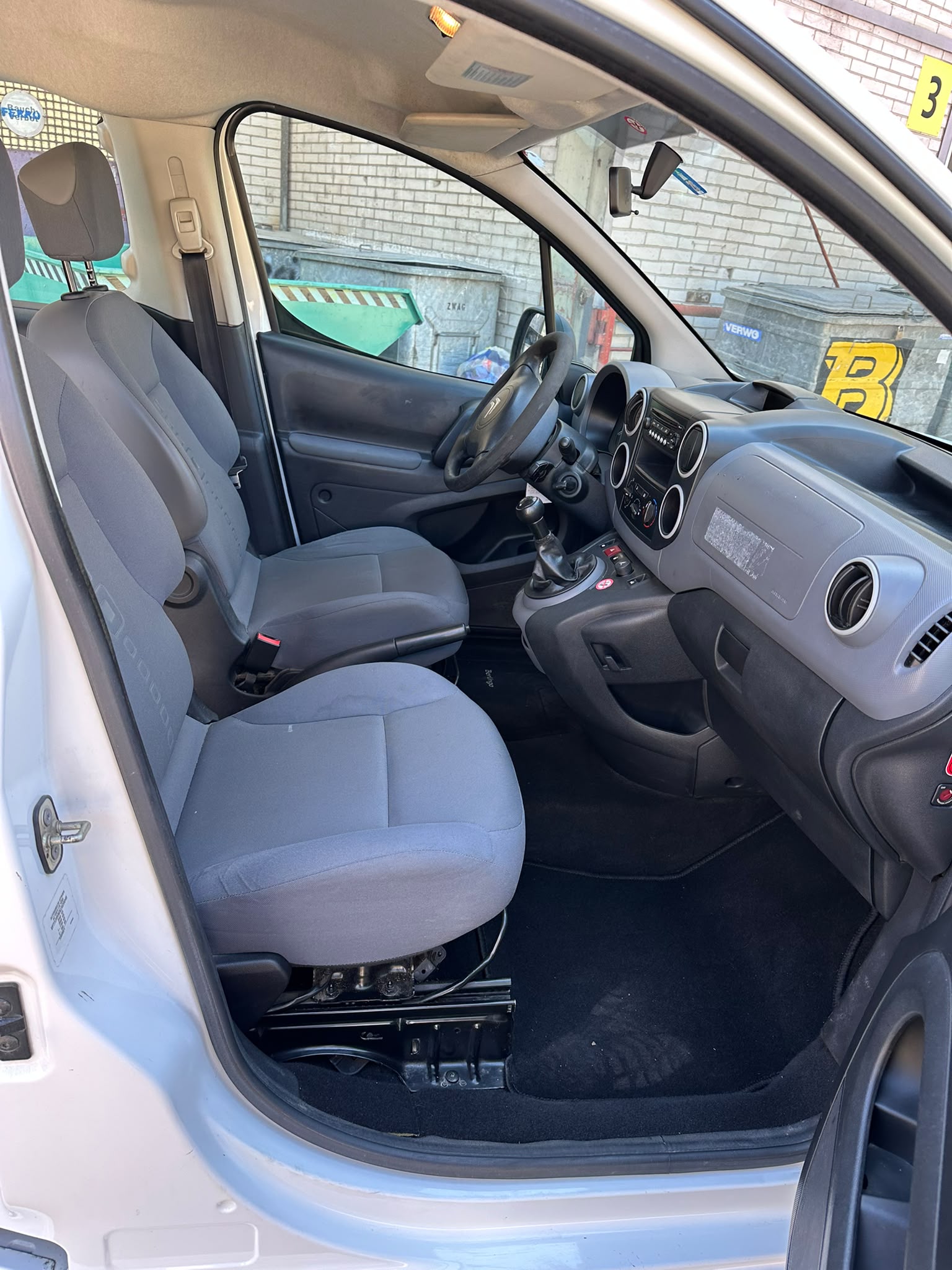 CITROEN Berlingo 1.6 HDi Attraction-image-5