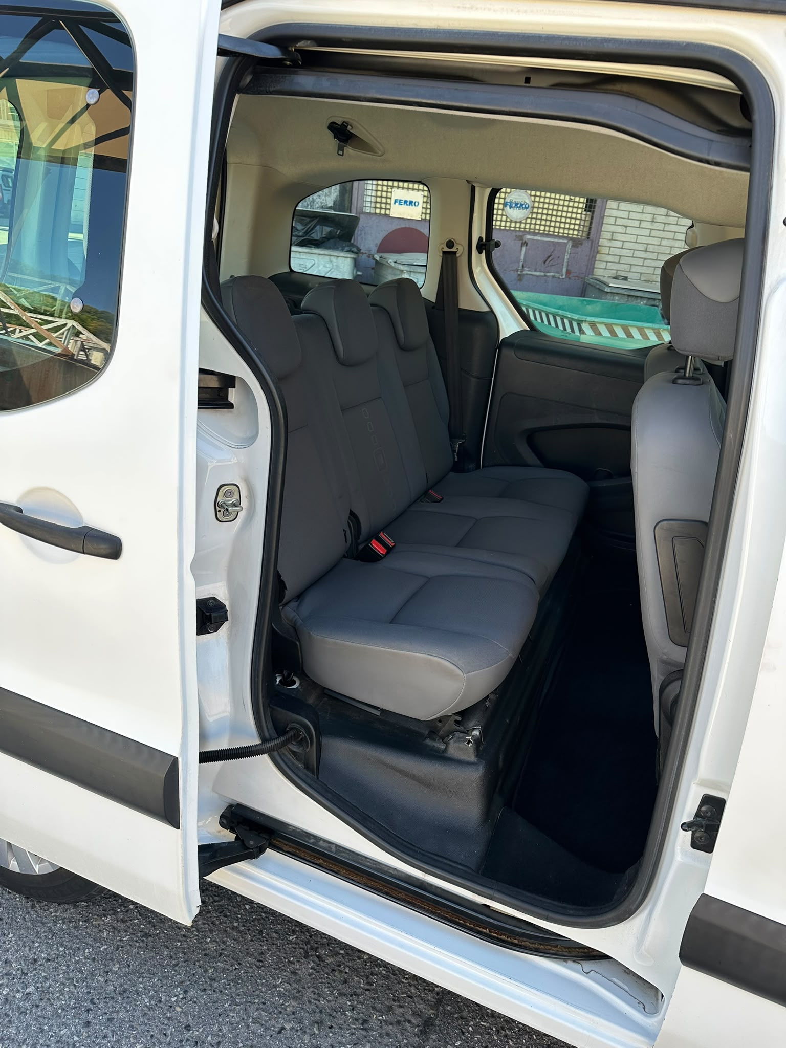 CITROEN Berlingo 1.6 HDi Attraction-image-4
