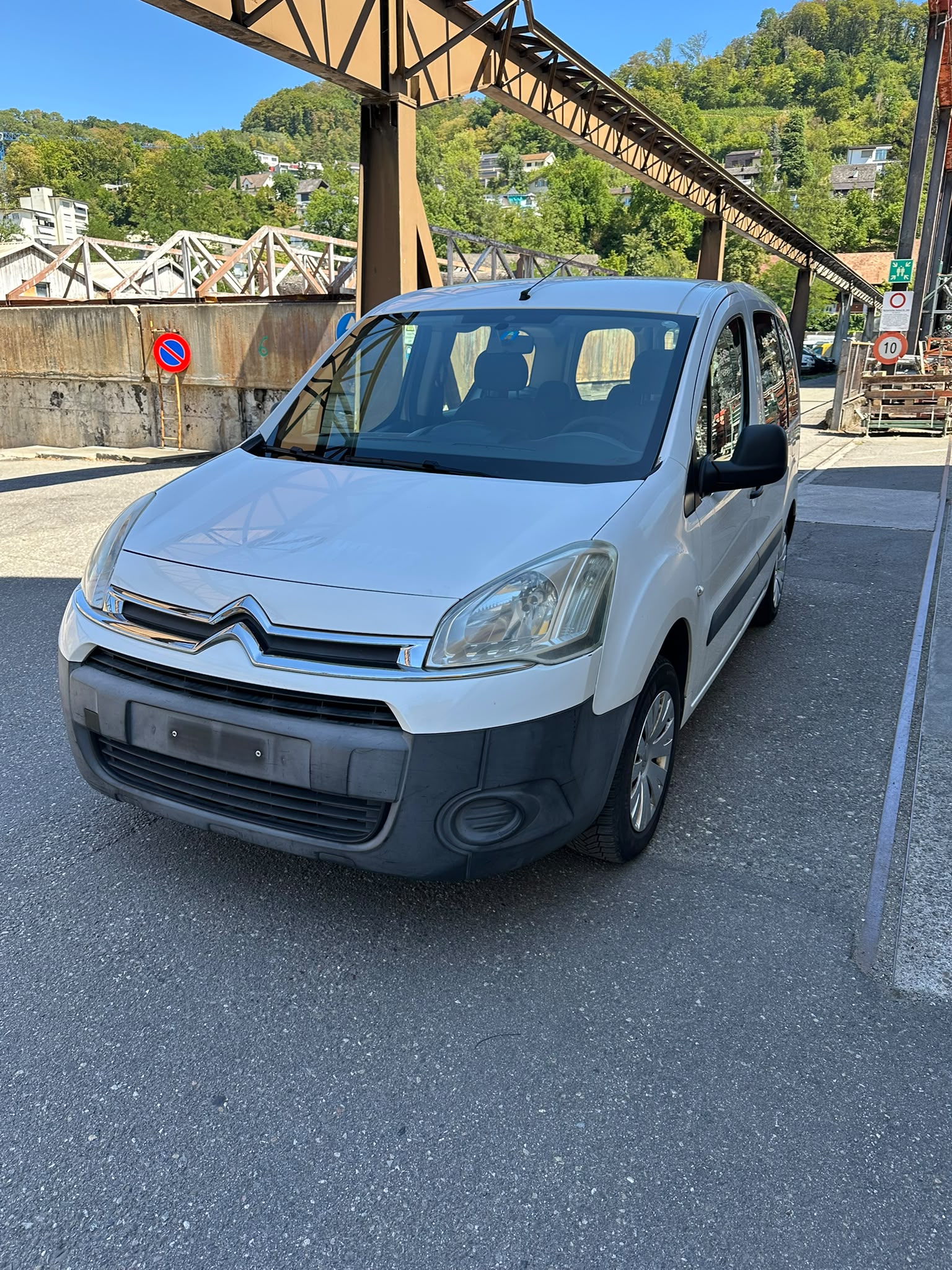 CITROEN Berlingo 1.6 HDi Attraction-image-1