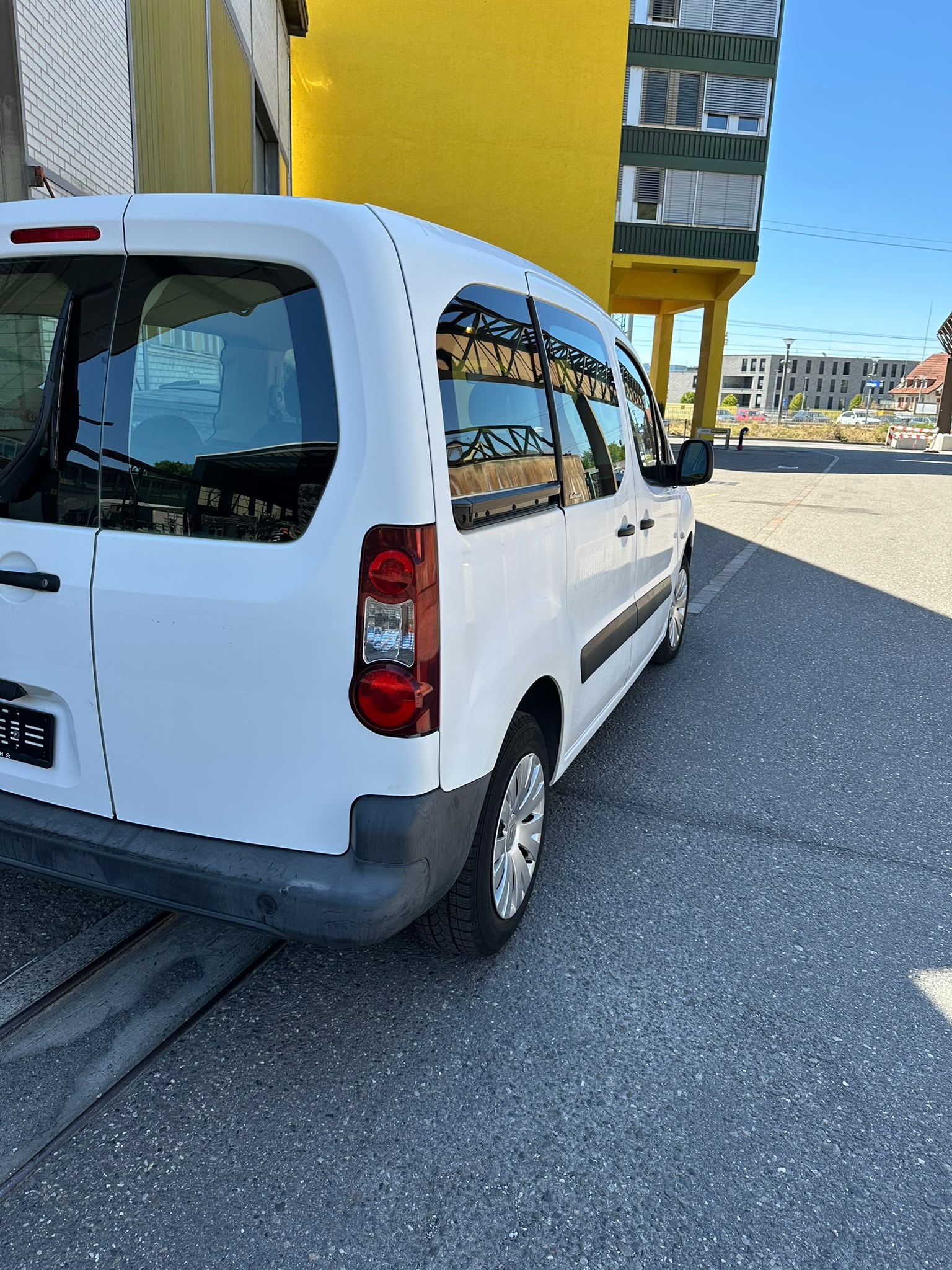 CITROEN Berlingo 1.6 HDi Attraction-image-2