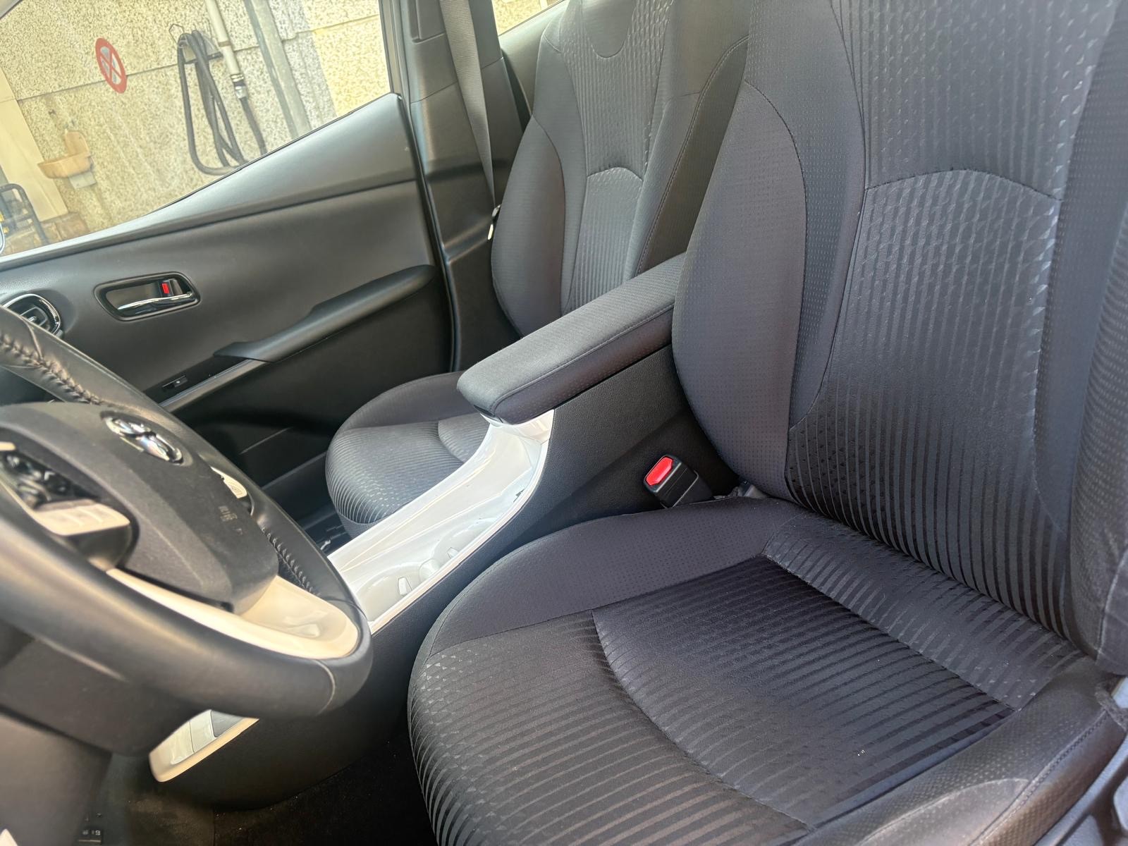 TOYOTA Prius 1.8 VVT-i HSD Sol Premium-image-12