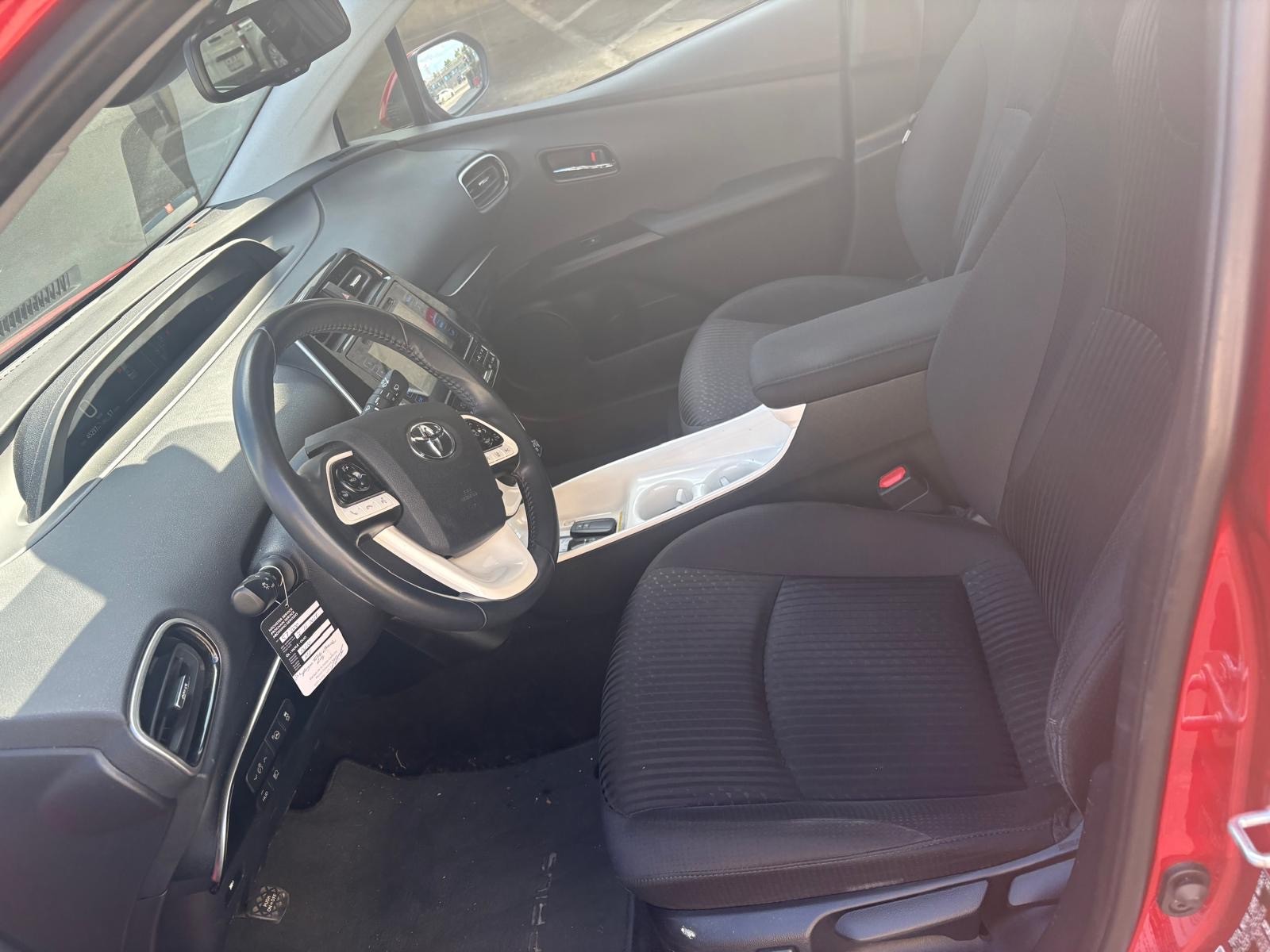 TOYOTA Prius 1.8 VVT-i HSD Sol Premium-image-16