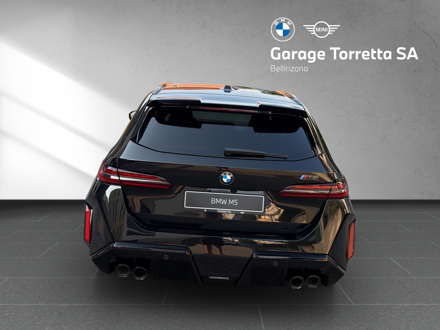 BMW M5 xDrive Touring-image-3