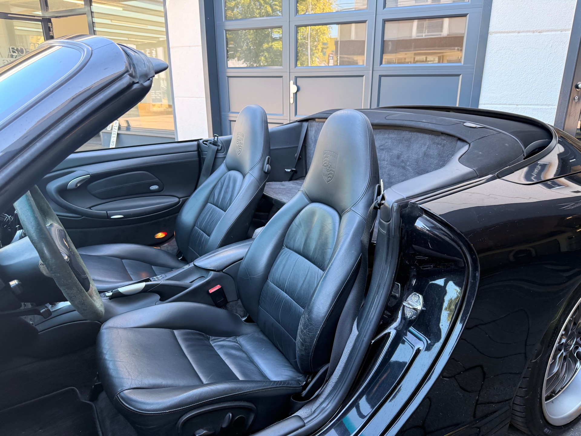 PORSCHE 911 Carrera 4 S Cabrio-image-11