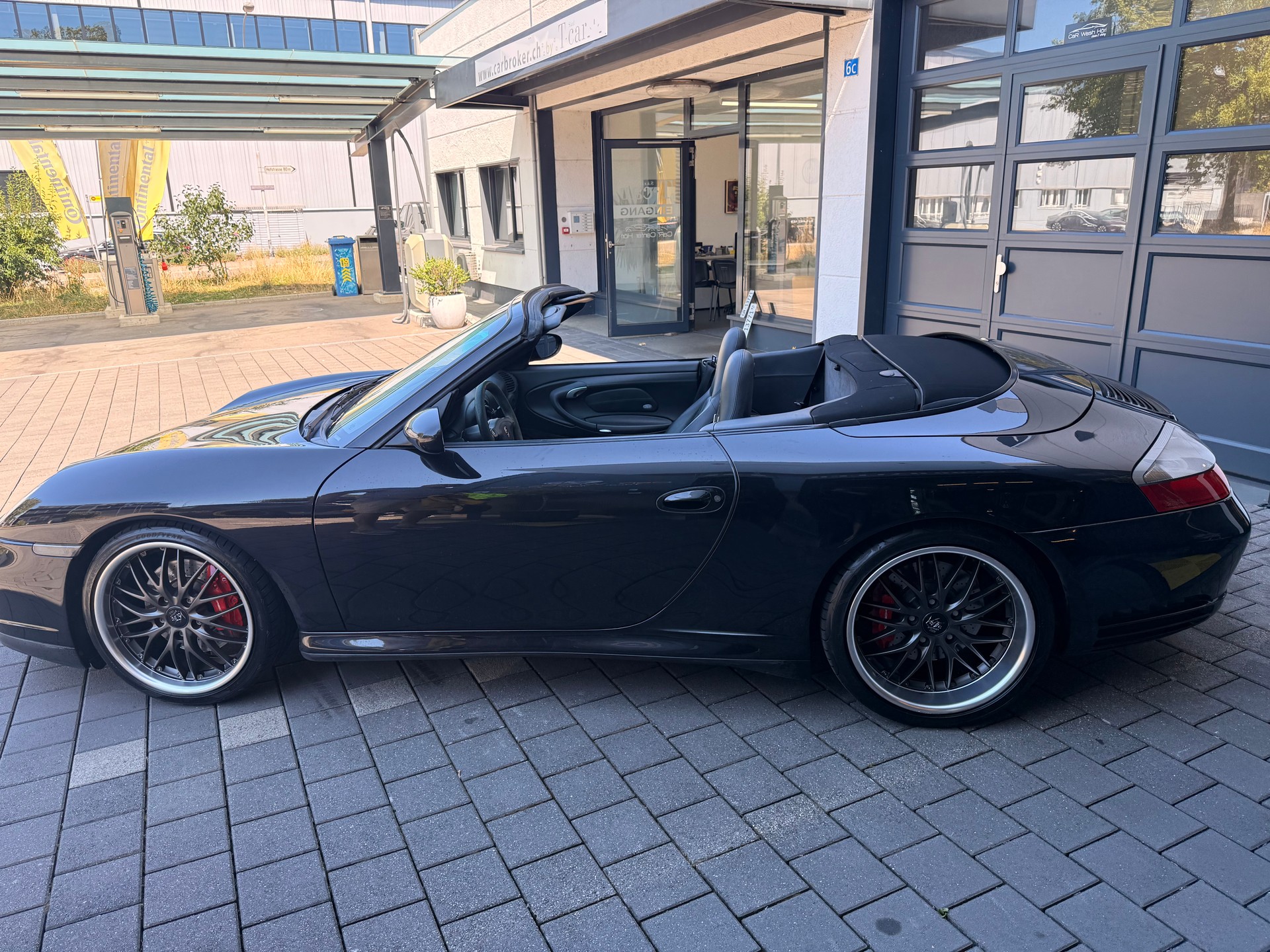 PORSCHE 911 Carrera 4 S Cabrio-image-8