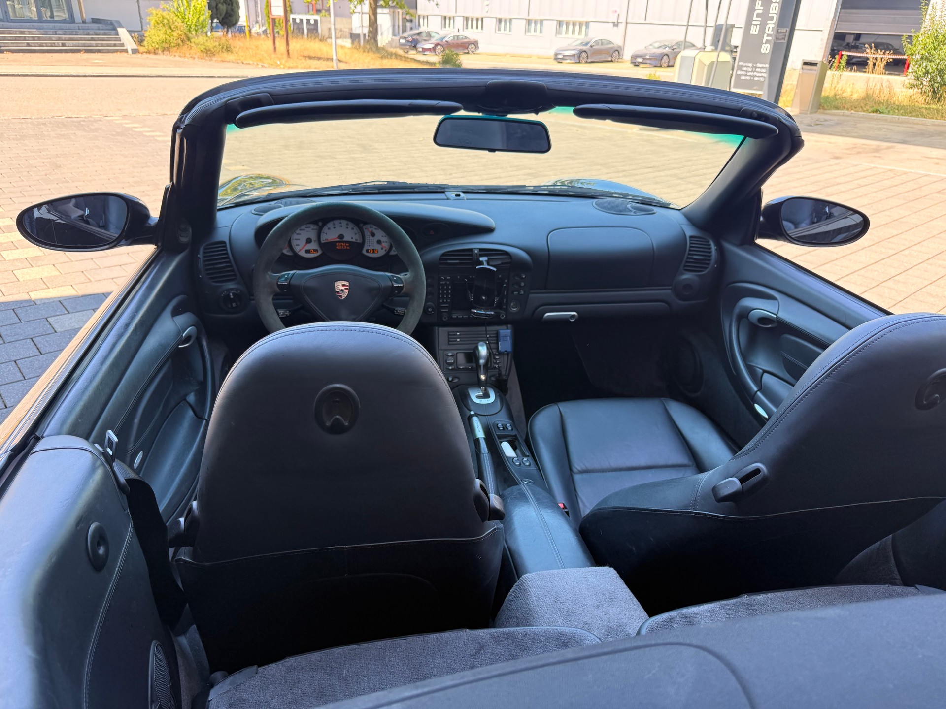 PORSCHE 911 Carrera 4 S Cabrio-image-13