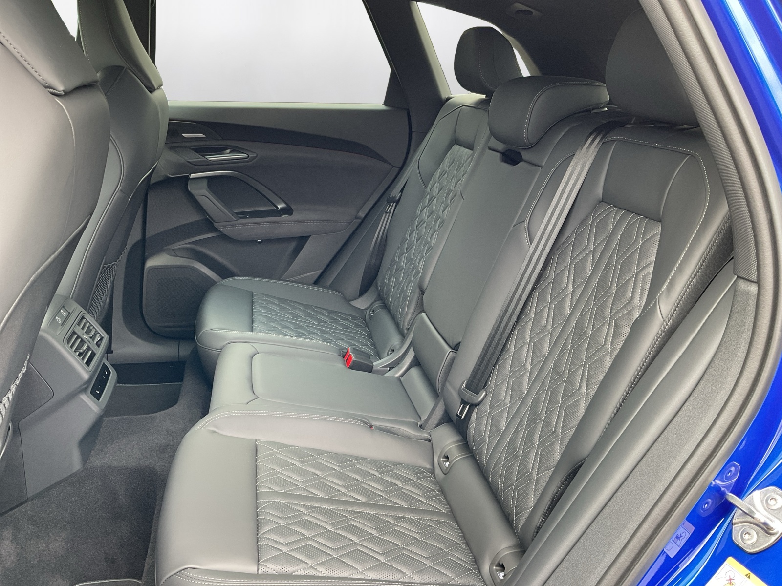 AUDI SQ5 TFSI quattro S-tronic-image-10