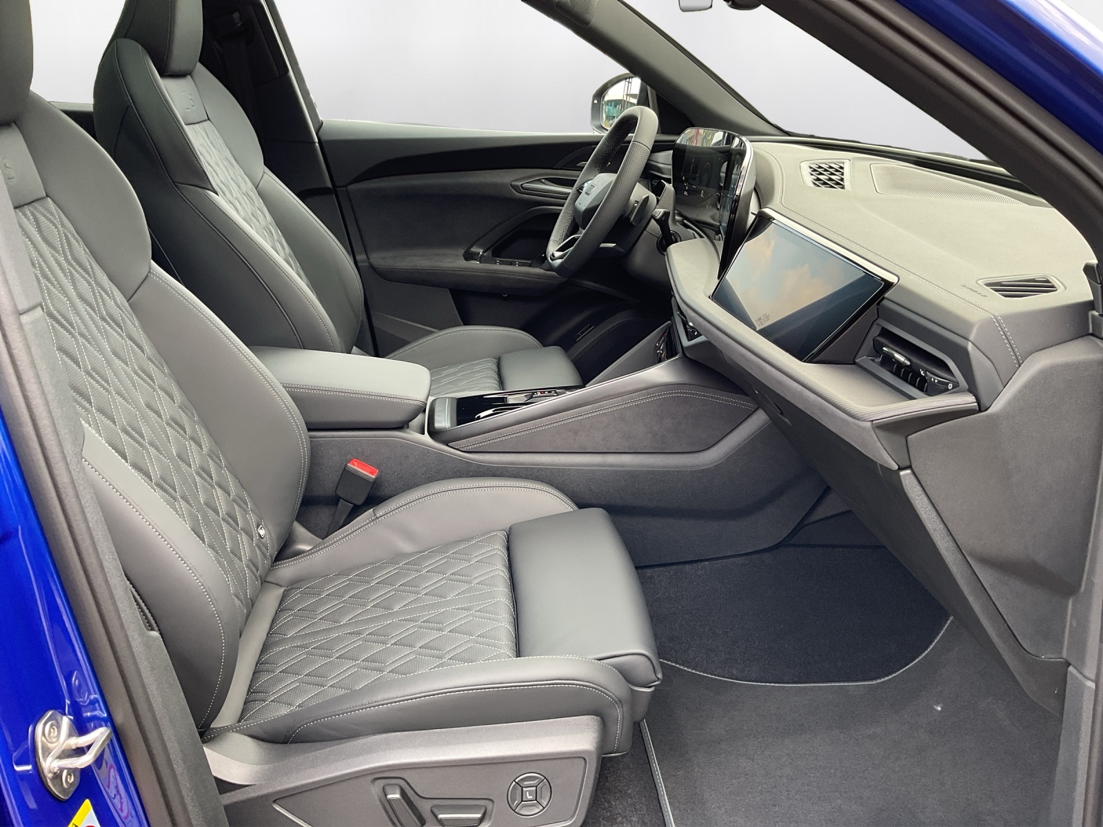 AUDI SQ5 TFSI quattro S-tronic-image-13
