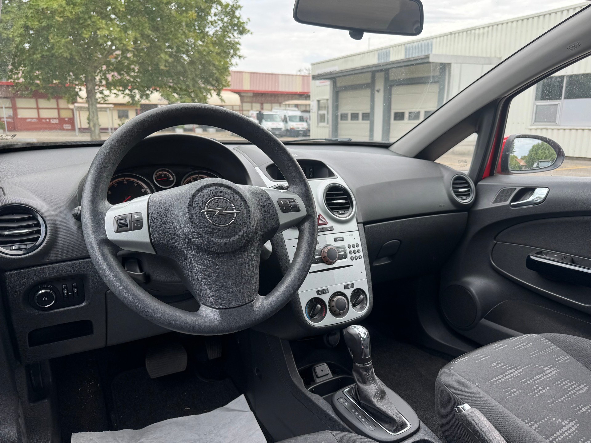OPEL Corsa 1.4 TP Enjoy Automatic-image-9