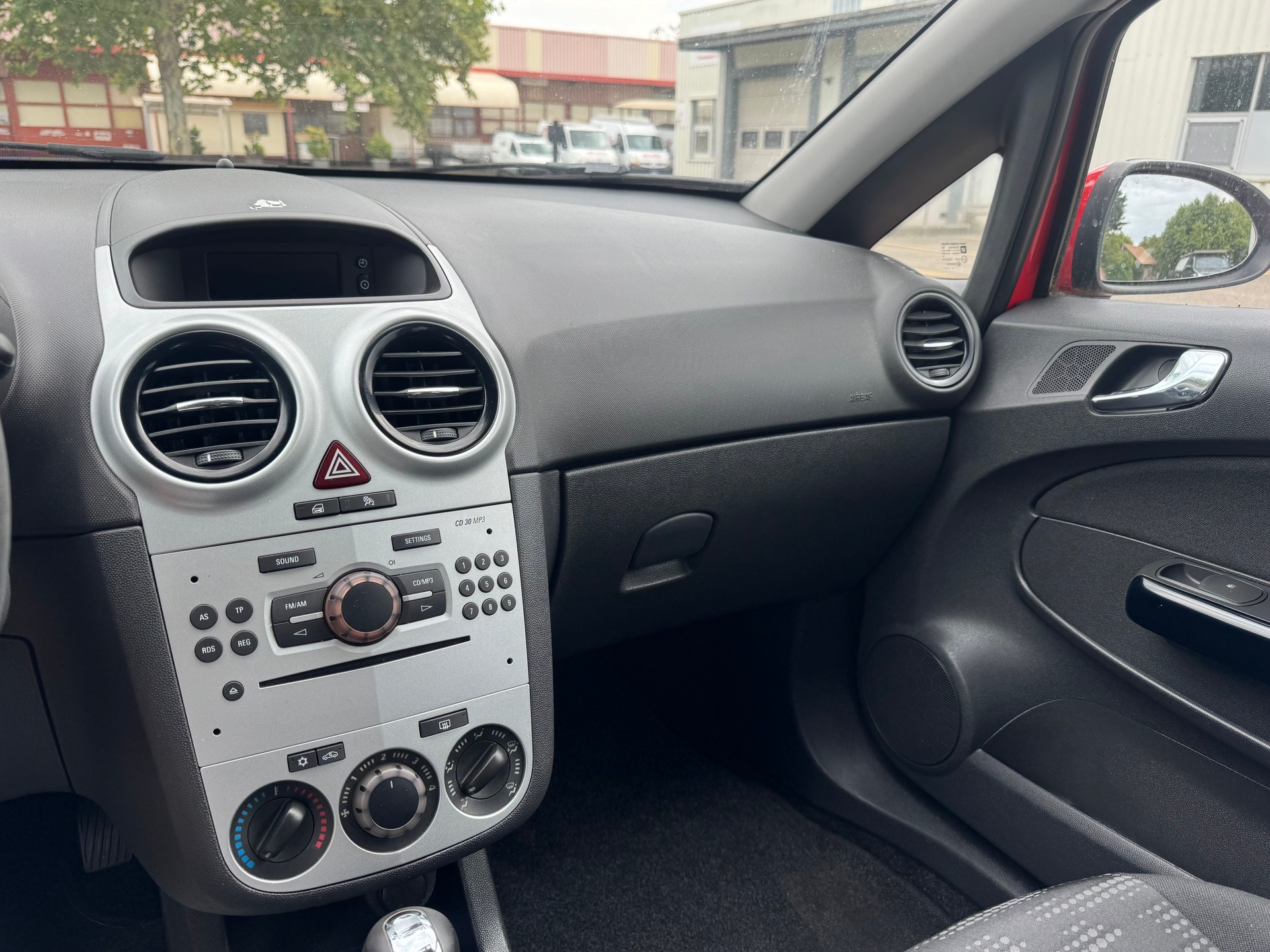 OPEL Corsa 1.4 TP Enjoy Automatic-image-10