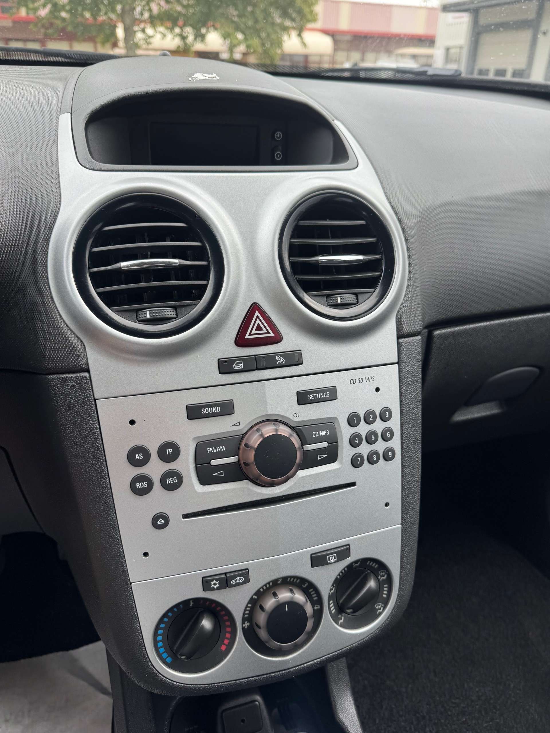 OPEL Corsa 1.4 TP Enjoy Automatic-image-11