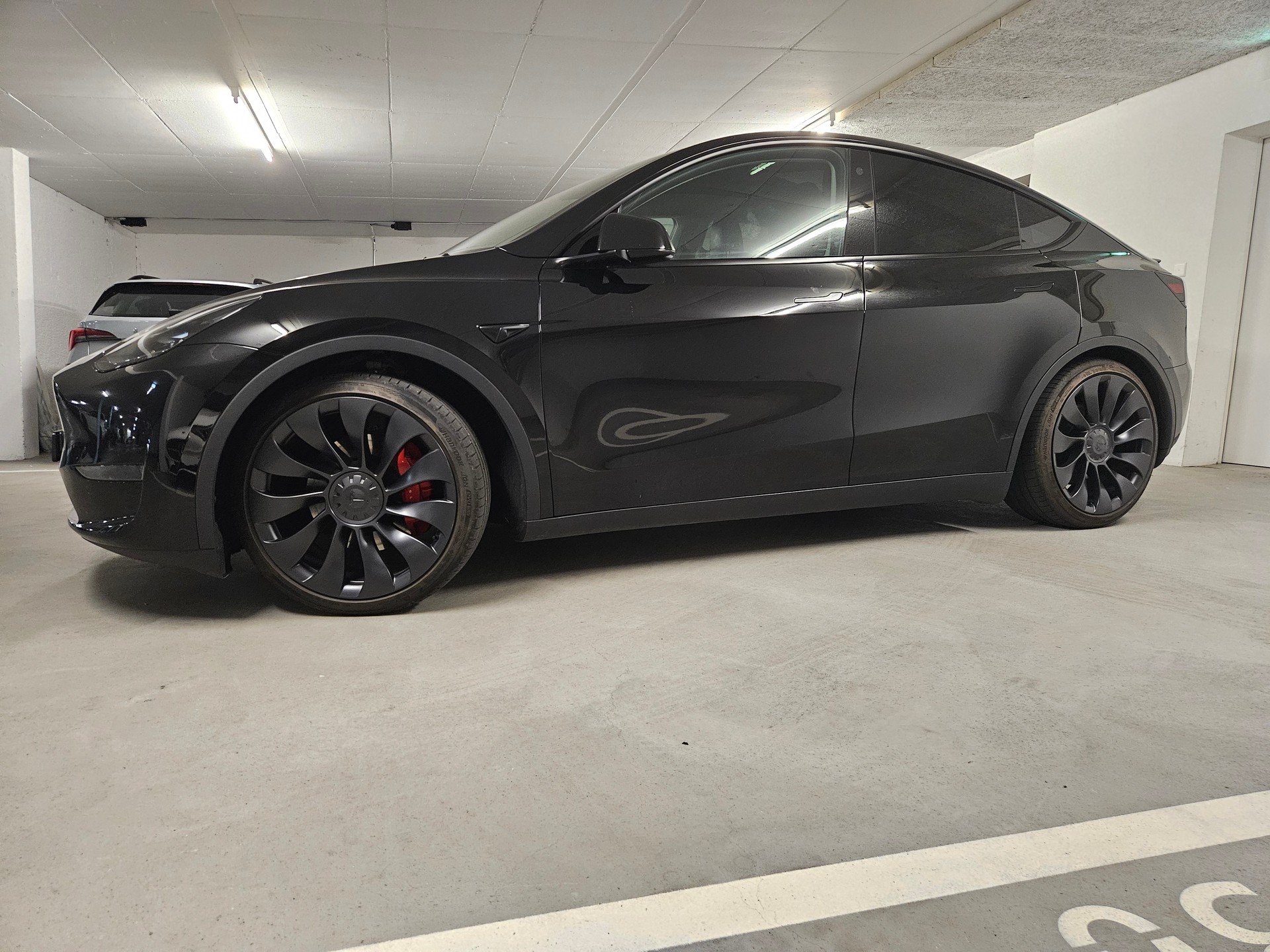TESLA Performance AWD – 03/2024 – 8-fach (21"/20") – Neuer Garantie-Check & neue Querlenker-image-4