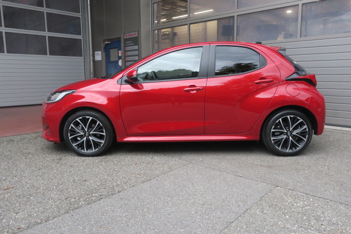 TOYOTA Yaris 1.5 Trend e-CVT-image-3