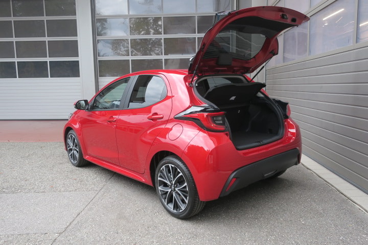 TOYOTA Yaris 1.5 Trend e-CVT-image-5