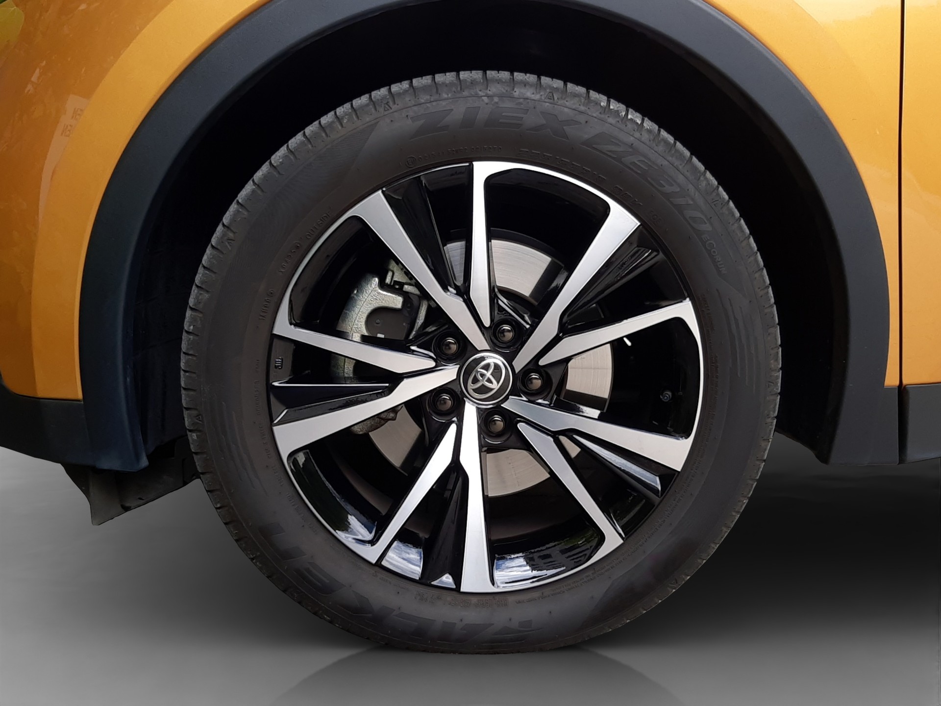 TOYOTA C-HR 2.0 PHEV Swiss Edition-image-14