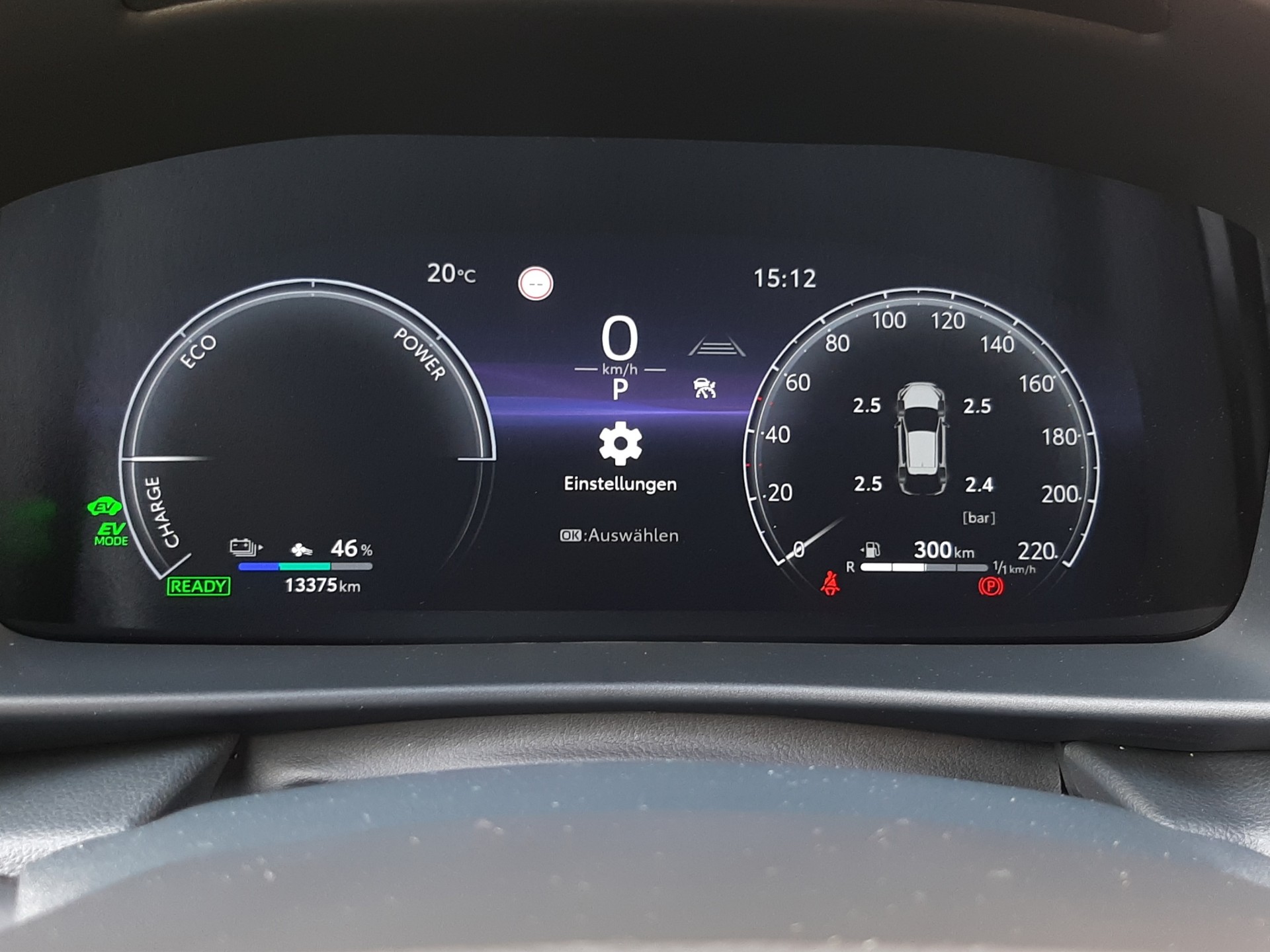 TOYOTA C-HR 2.0 PHEV Swiss Edition-image-9