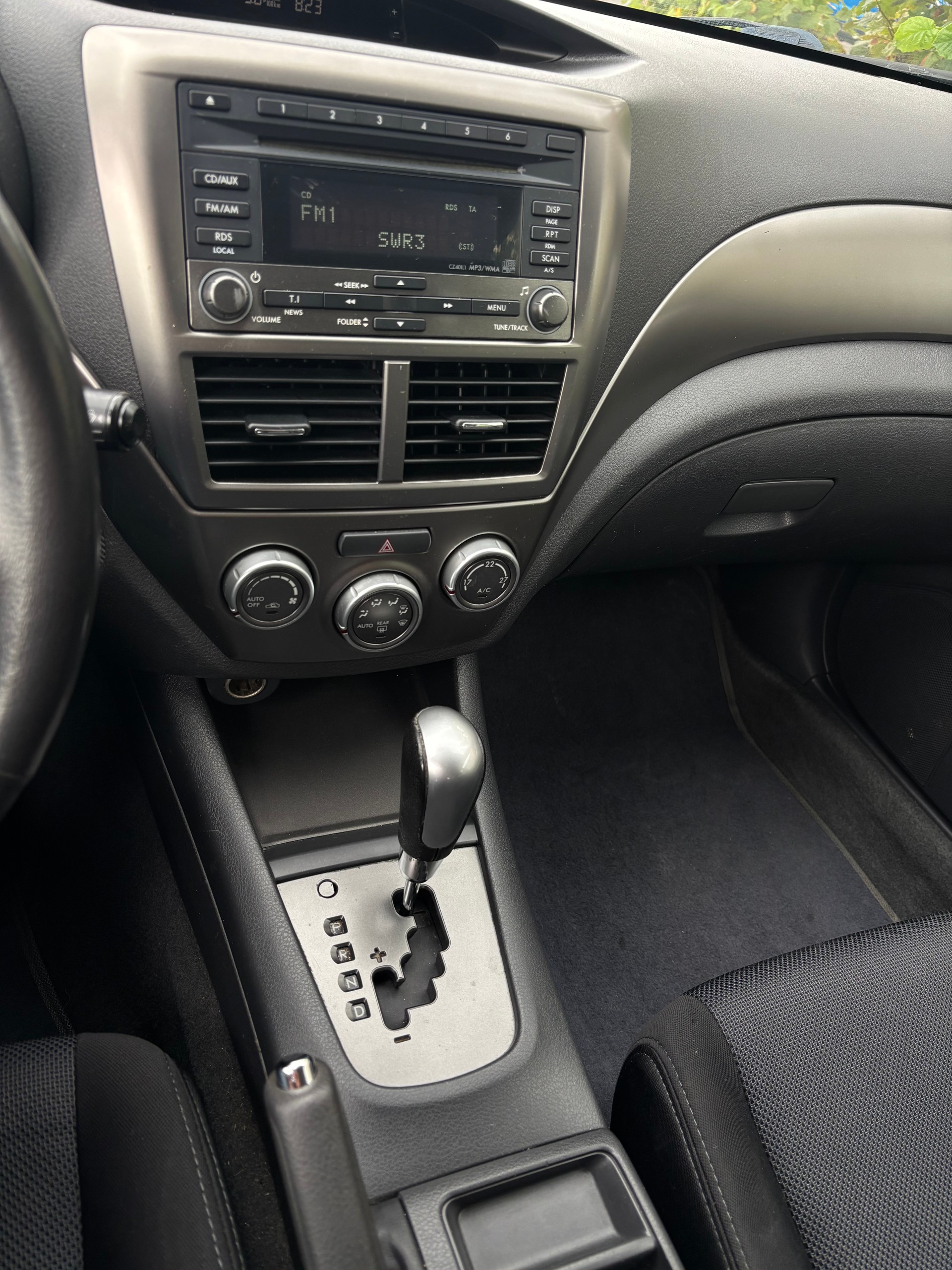 SUBARU Impreza 2.0R Comfort Automatic-image-8
