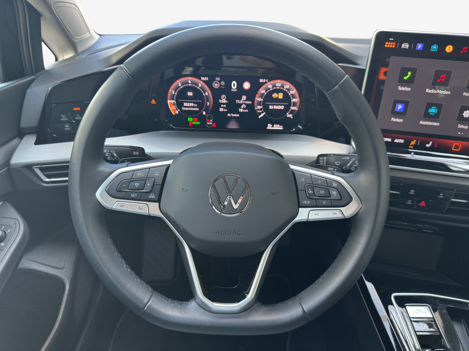 VW Golf 1.5 e TSI mHEV Style DSG-image-9