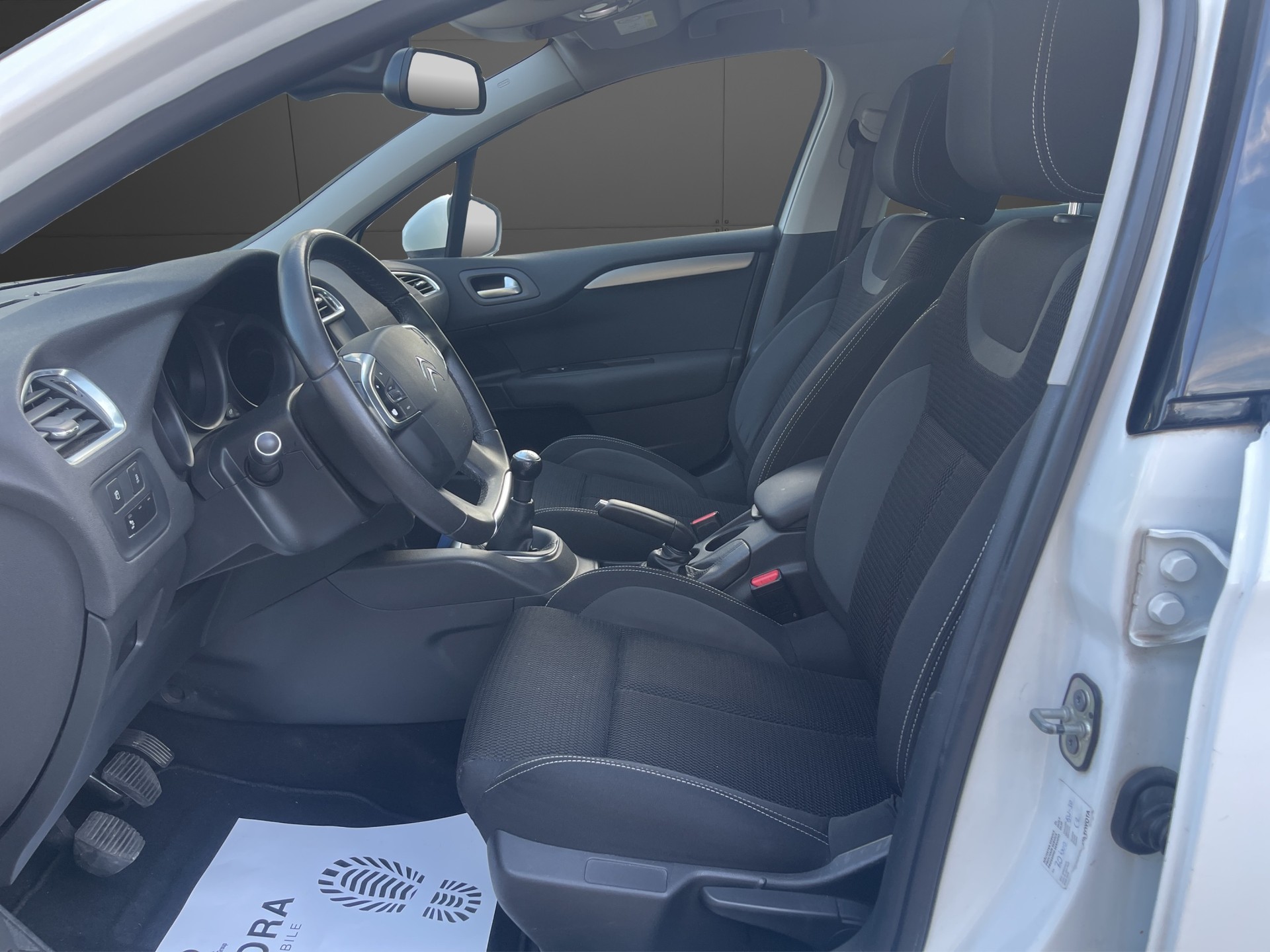CITROEN C4 1.2 Pure Tech Feel-image-8